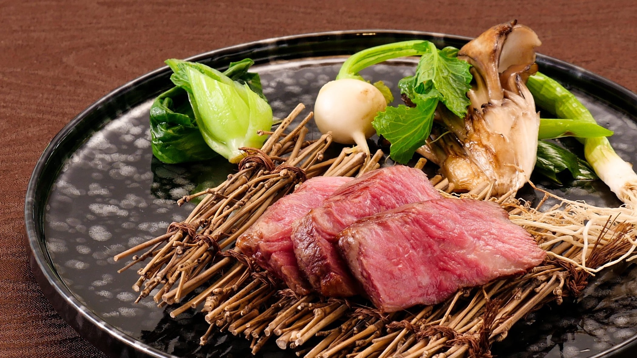 [用餐] 享用竹原的品牌牛肉“竹原牛肉”。