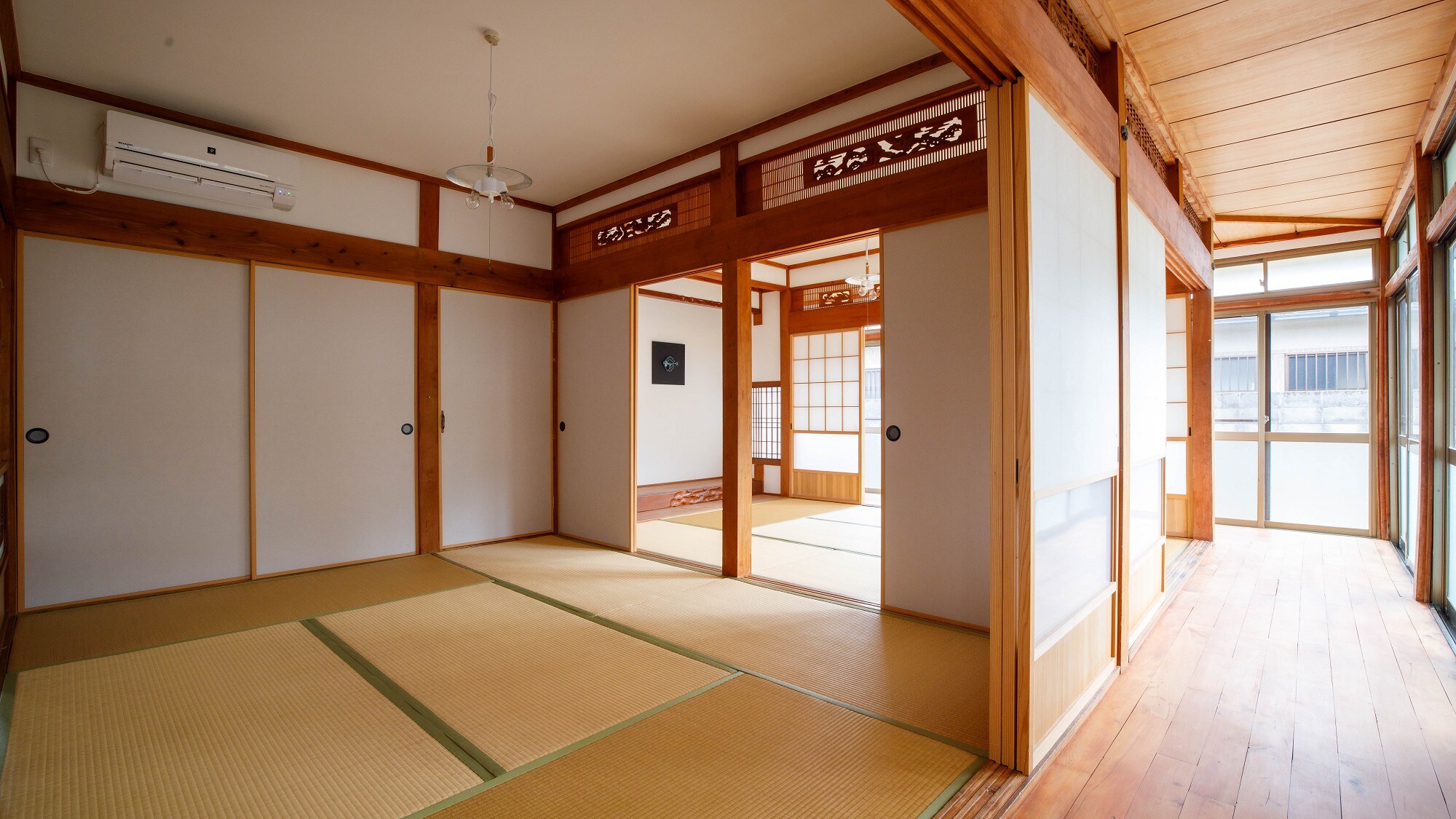 “ที่พักริมขอบฟ้าและพระอาทิตย์ยามเช้า” ที่นอน