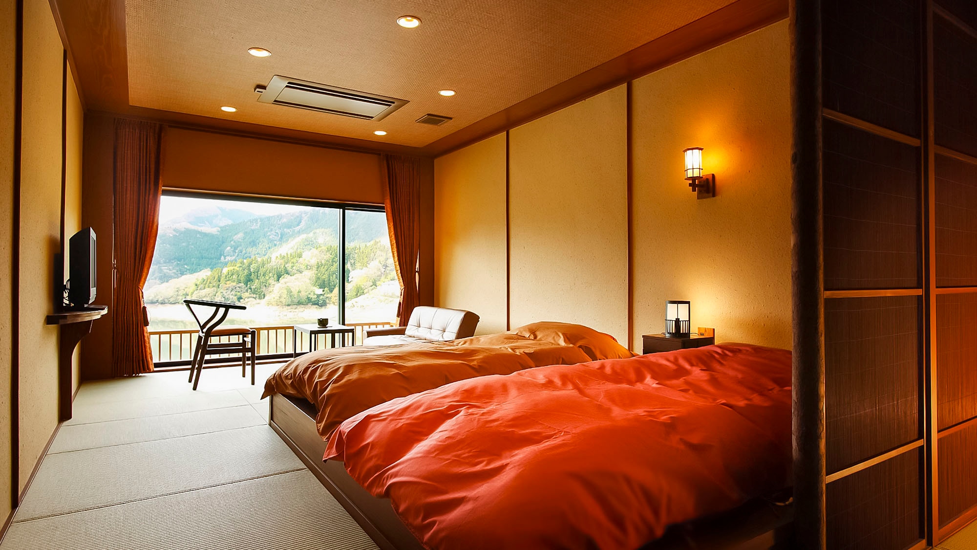 ・＜Kotemari＞10-tatami Japanese-style room with a low bed and a living room overlooking Lake Kanna