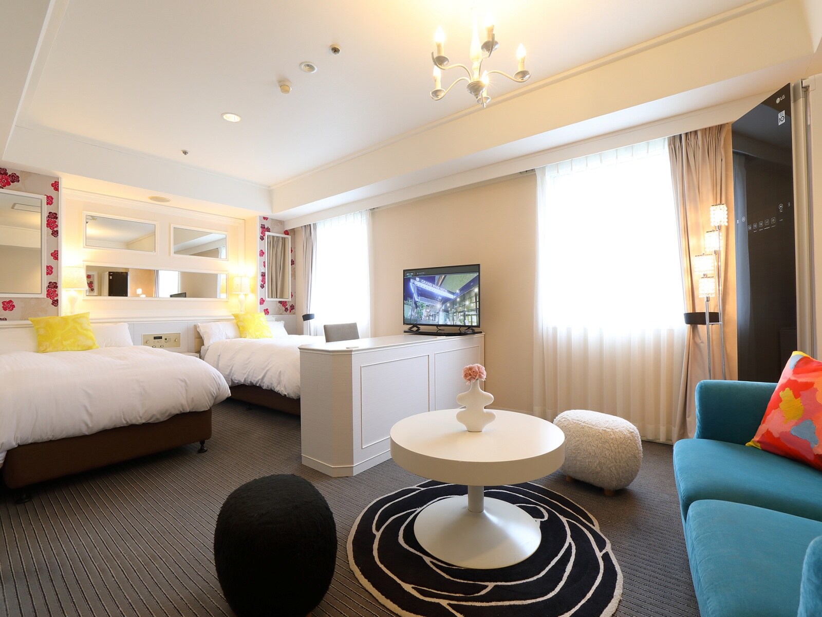 Monarch Suite Room