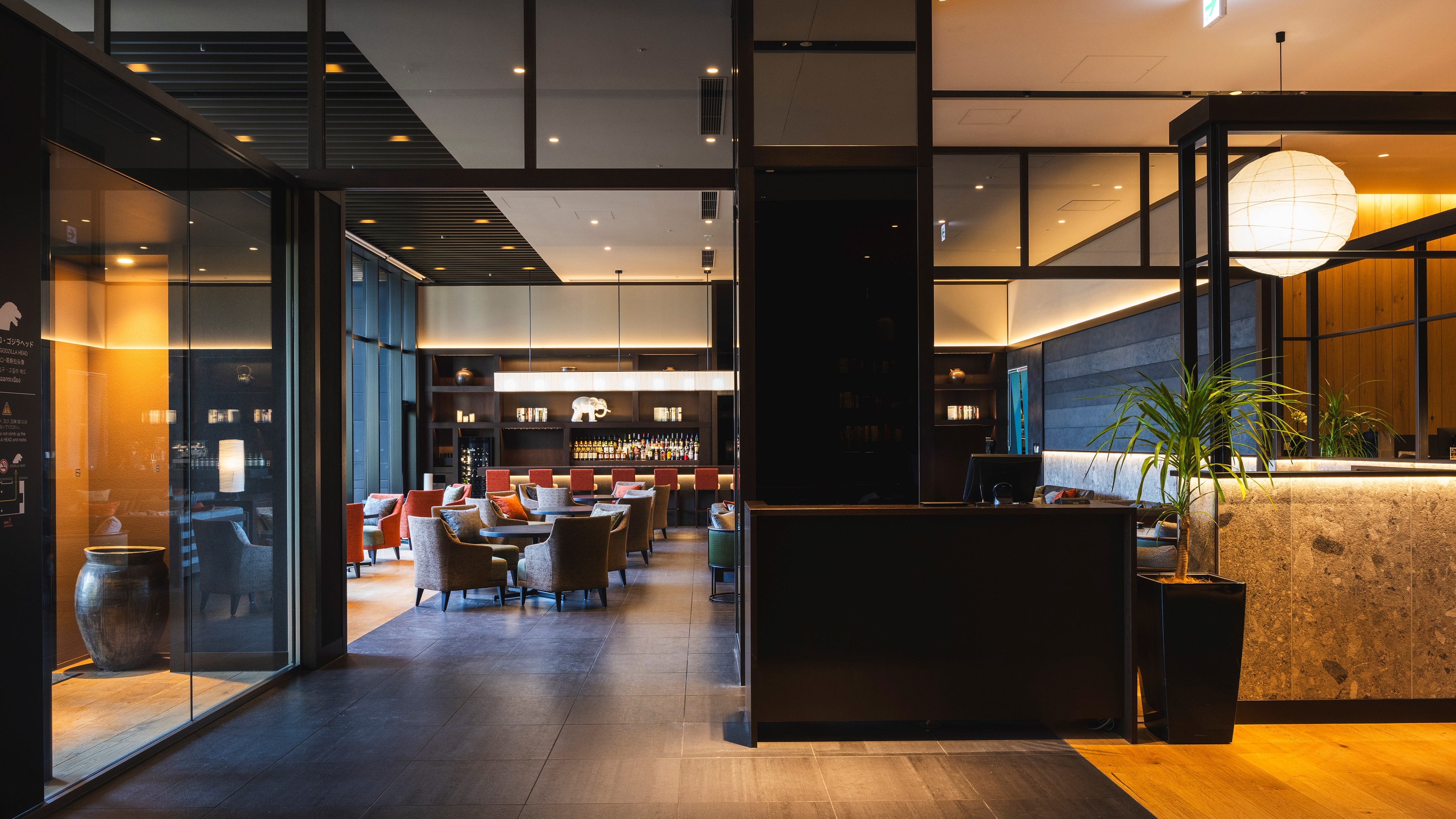 [8th floor lounge] Entrance