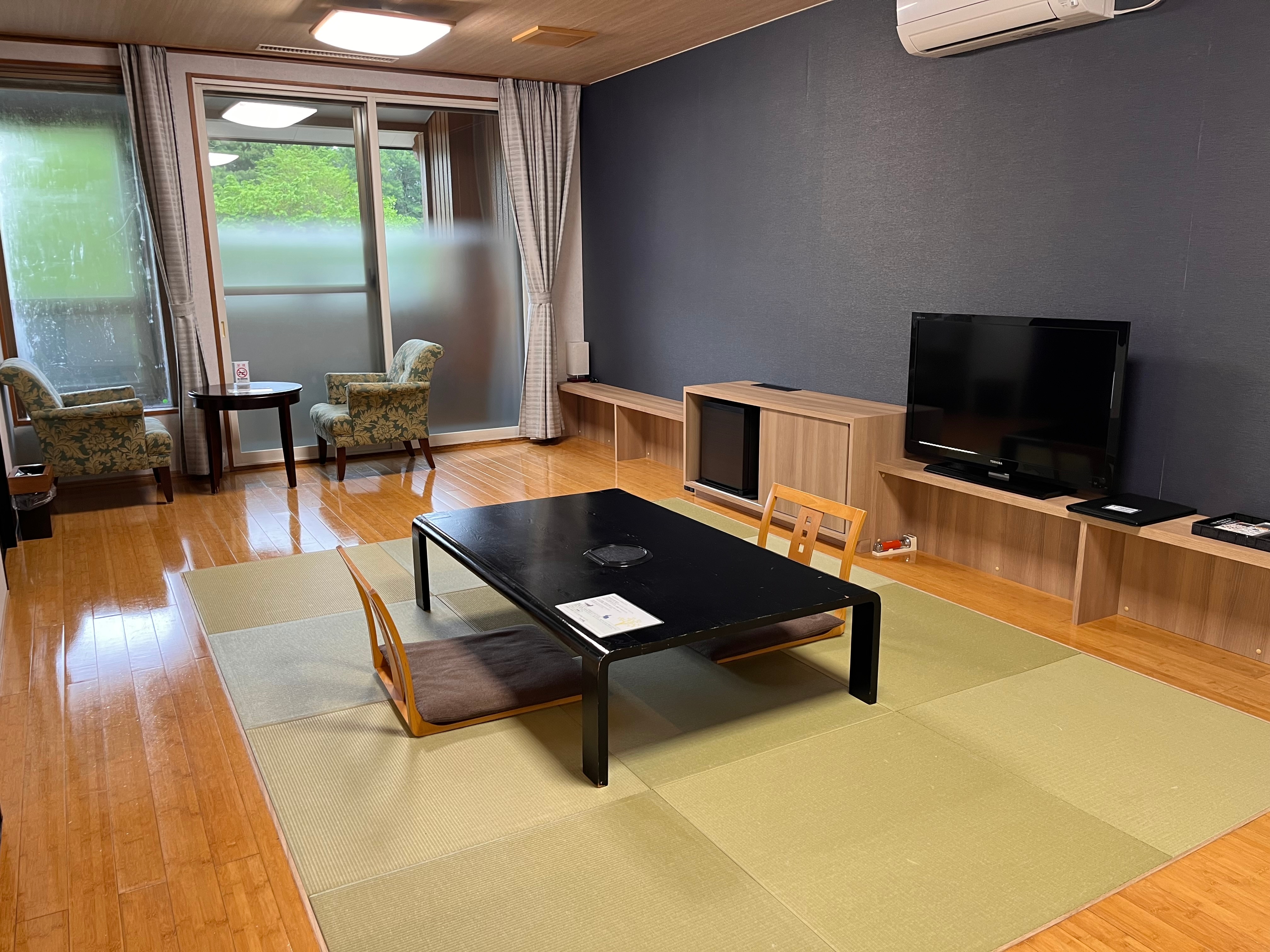 Japanese-style room with open-air bath (Western style)