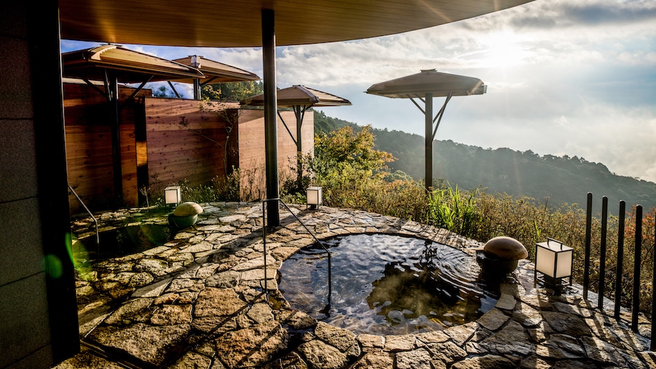 Open-air bath