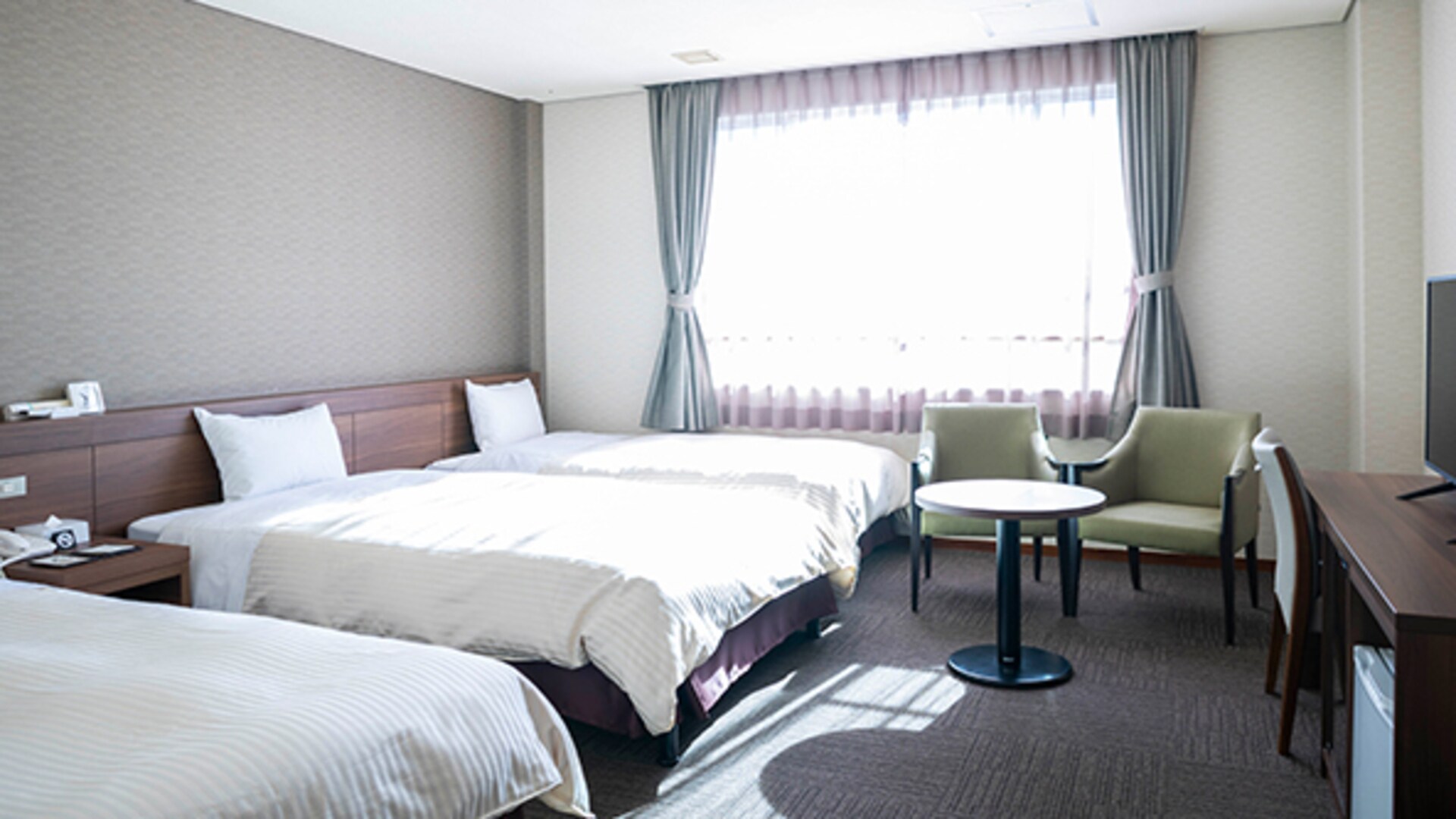 [Non-smoking] Triple room