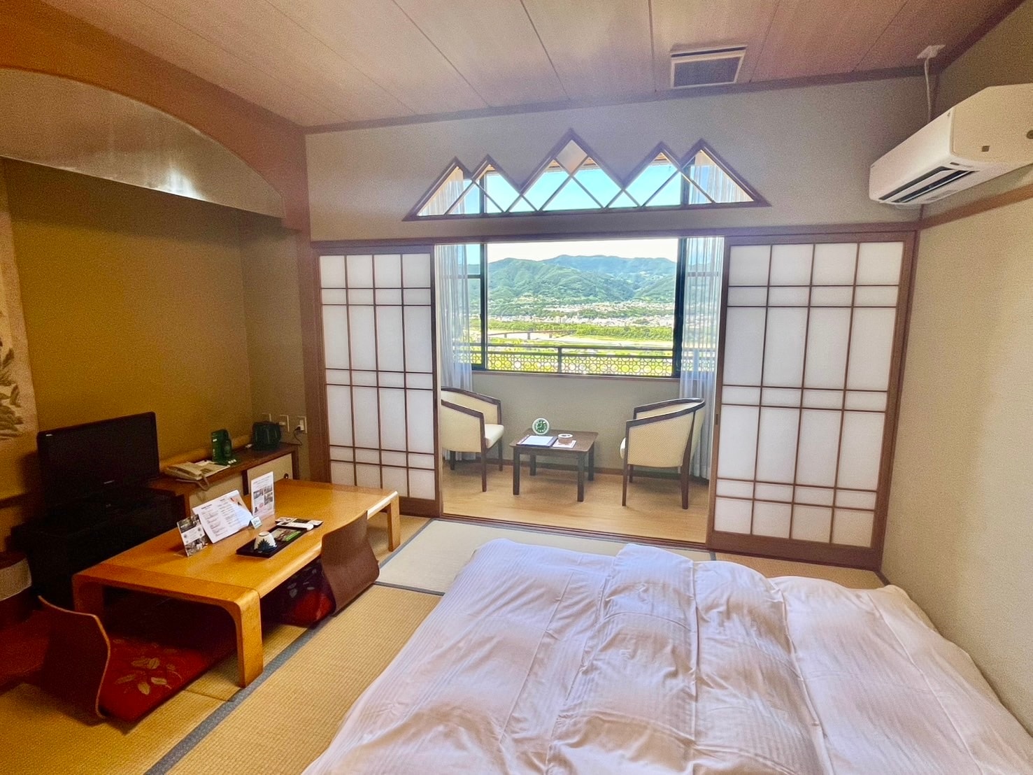 Japanese-style room with futon①