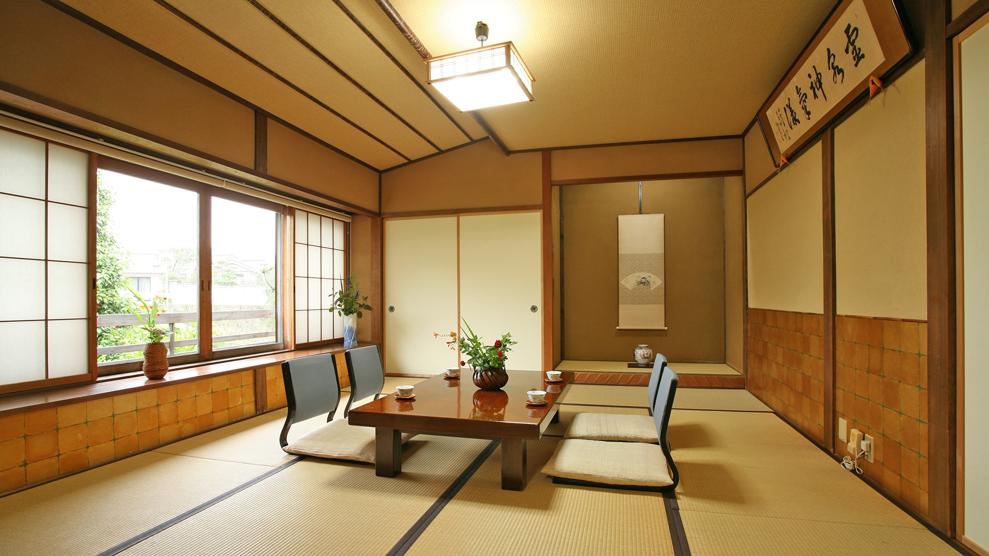 [Keitsuki Room] Japanese-style room 10 tatami mats + 6 tatami mats