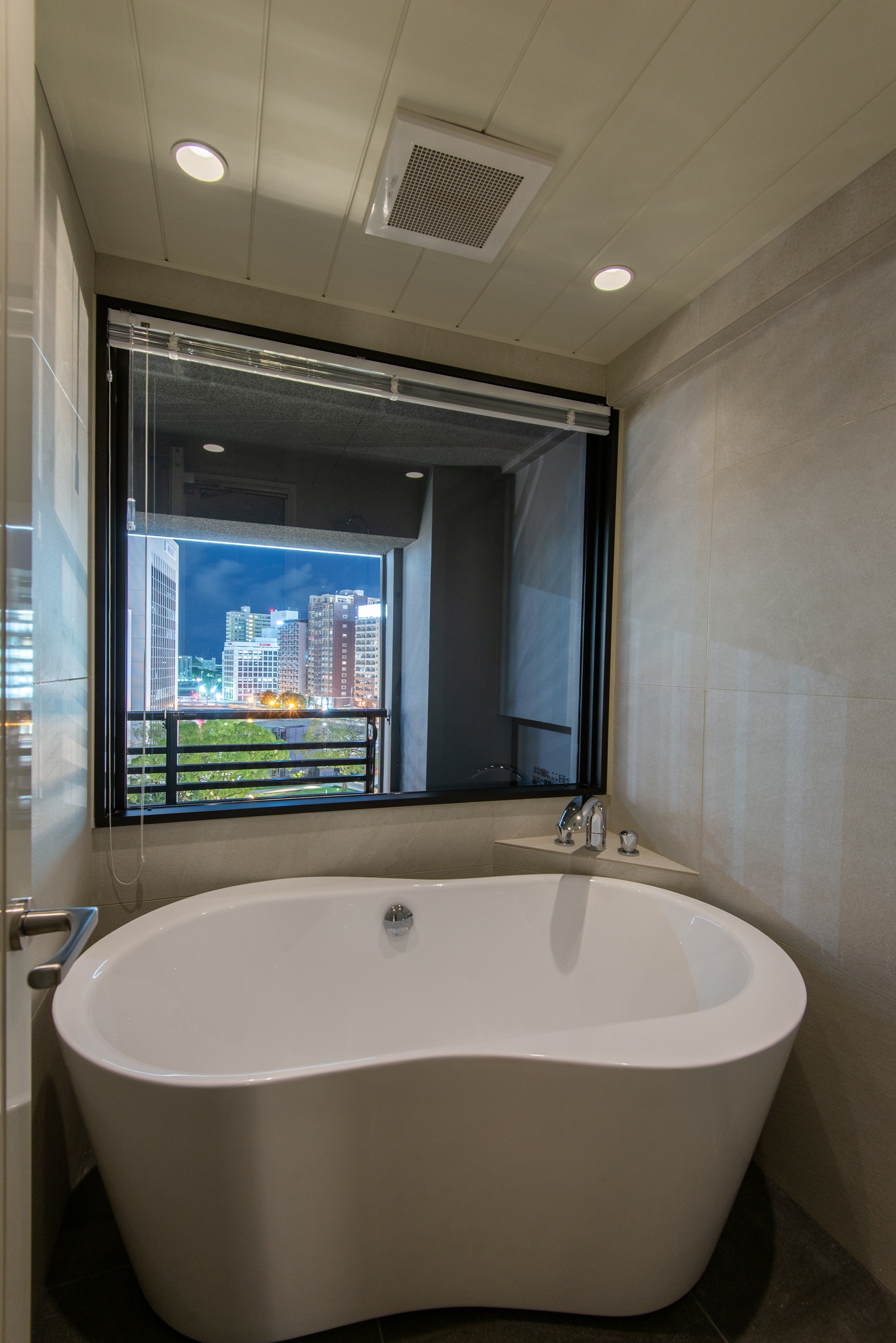 Bathtub