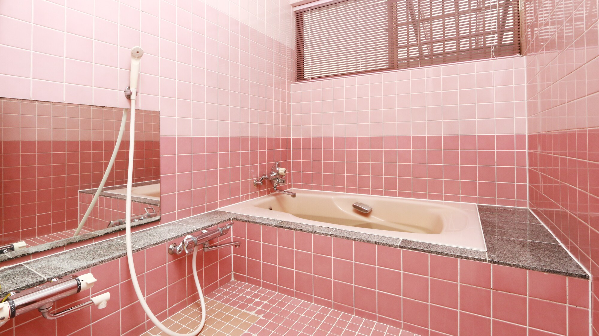 *[Bath] Women's bath