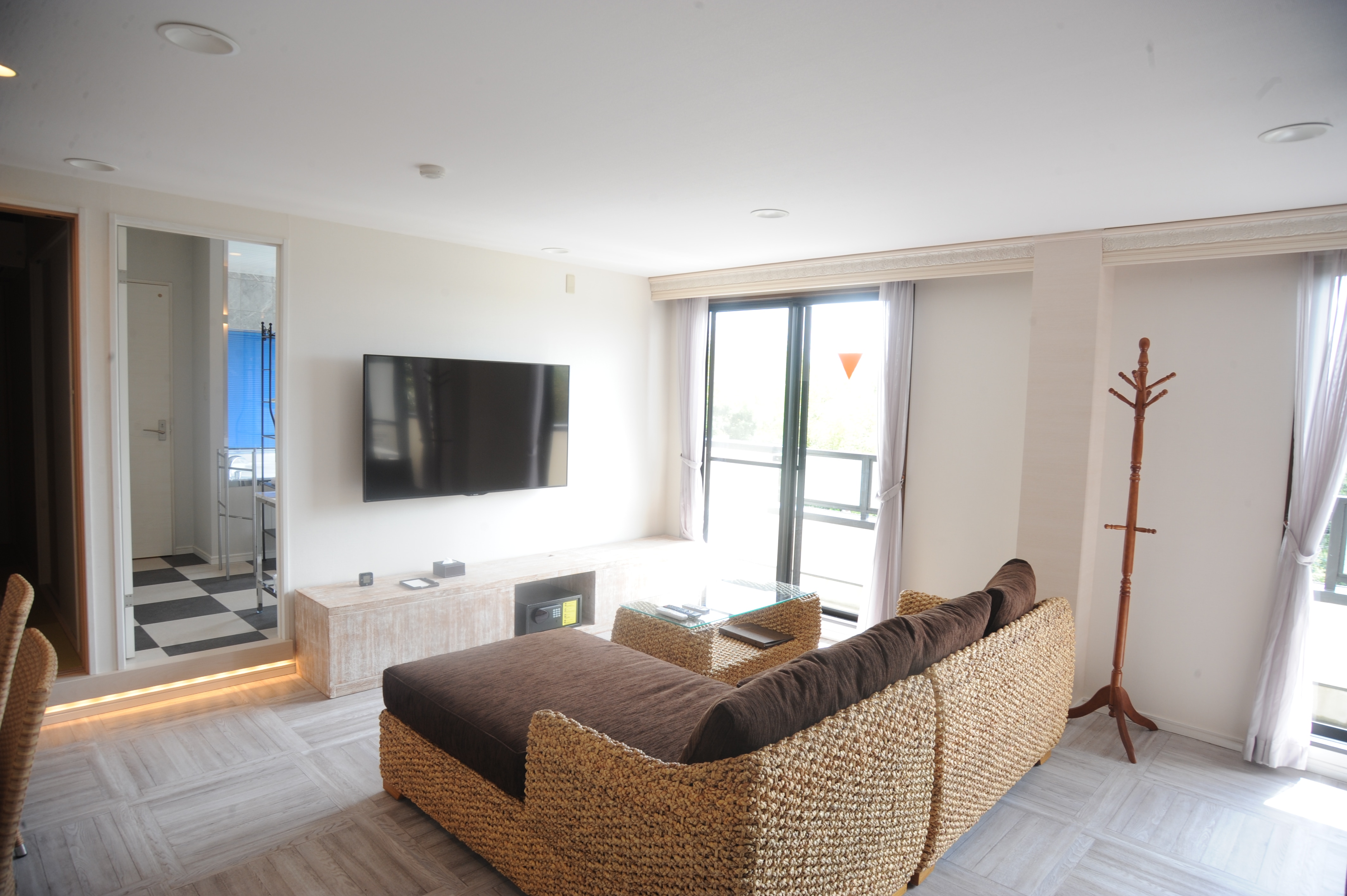 Suite B