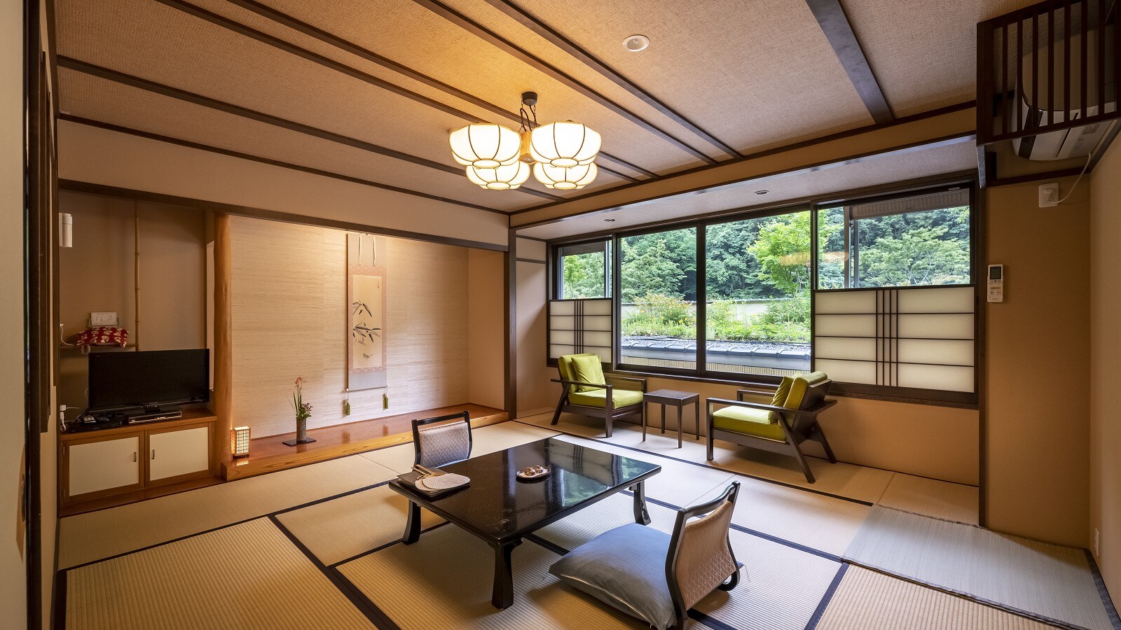  [Nadeshiko] Tận hưởng màu xanh lấp lánh của cây cối trong căn phòng tatami mát mẻ