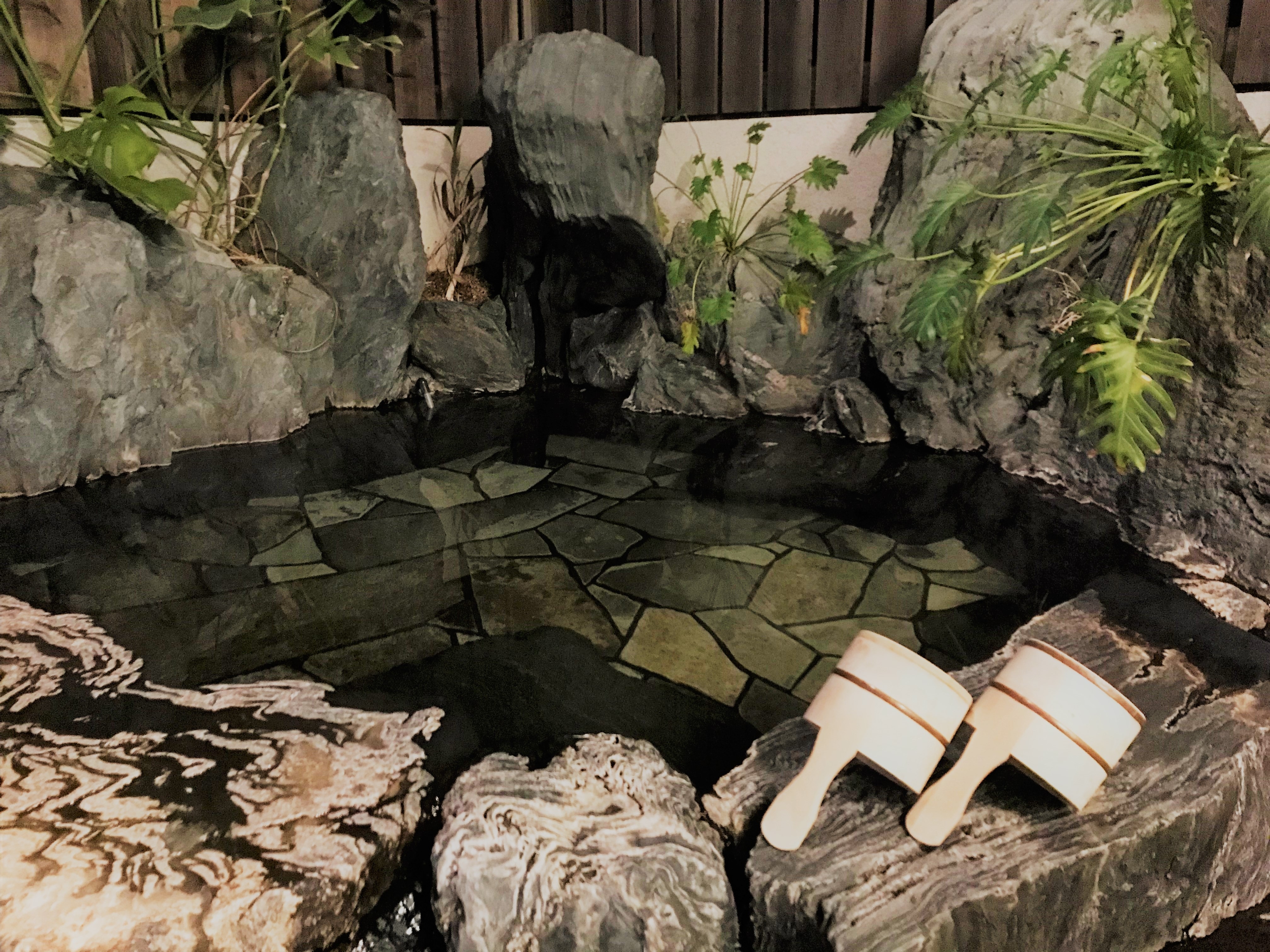 An open-air bath attached to Yuhime