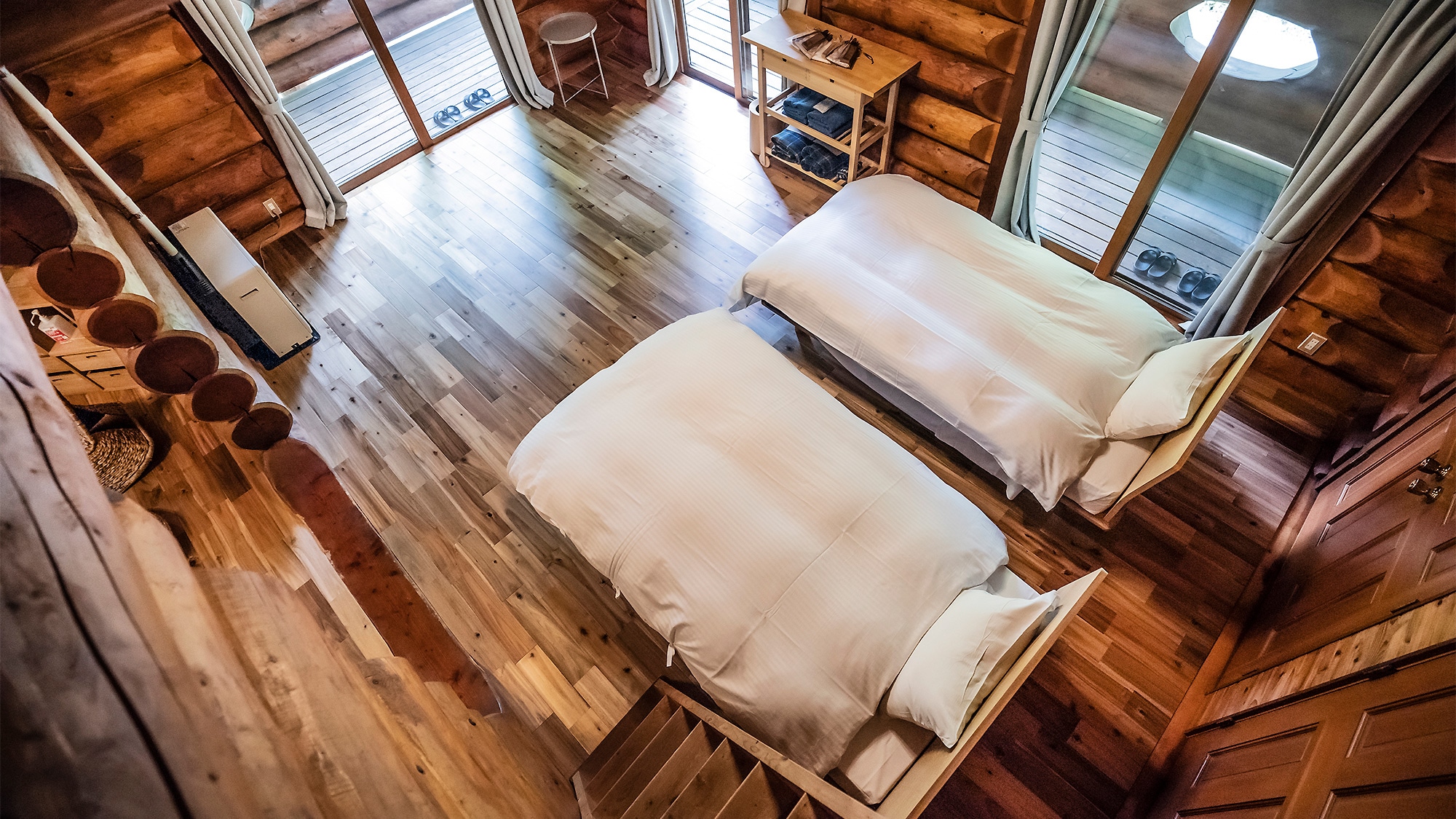[Log house] Bedroom with living loft
