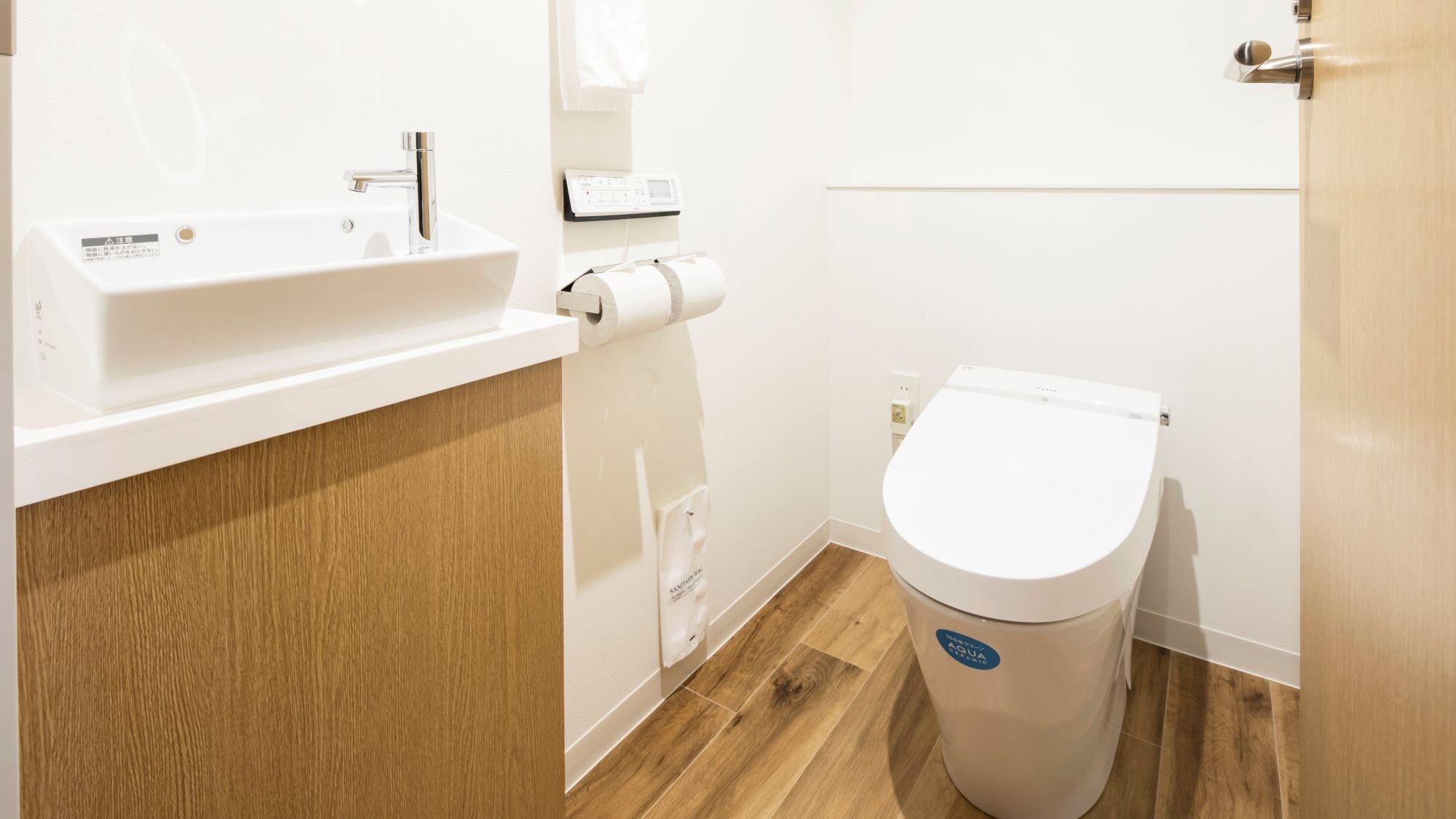 An example of a Grand Deluxe Force bathroom