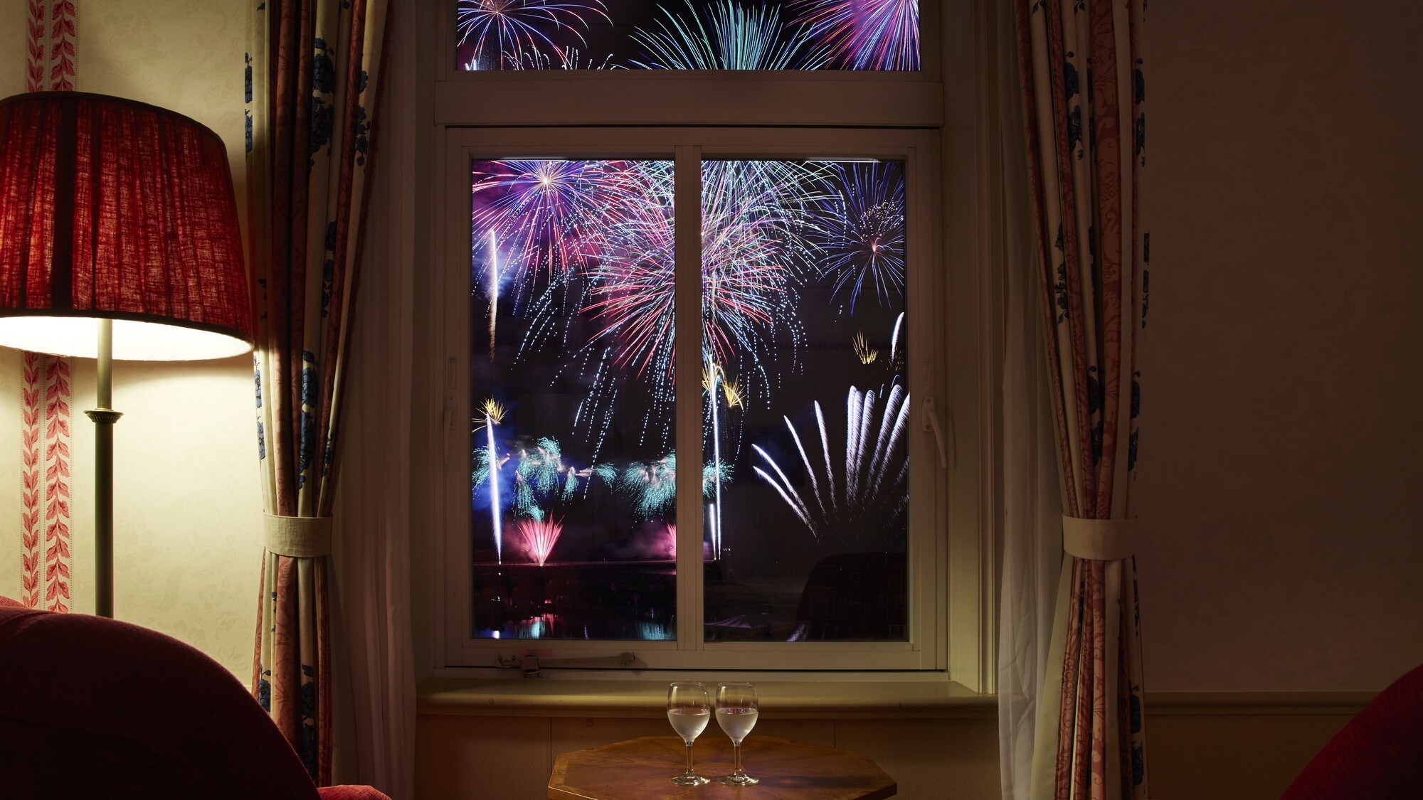 [Example of a view] You can enjoy the fireworks from your room.