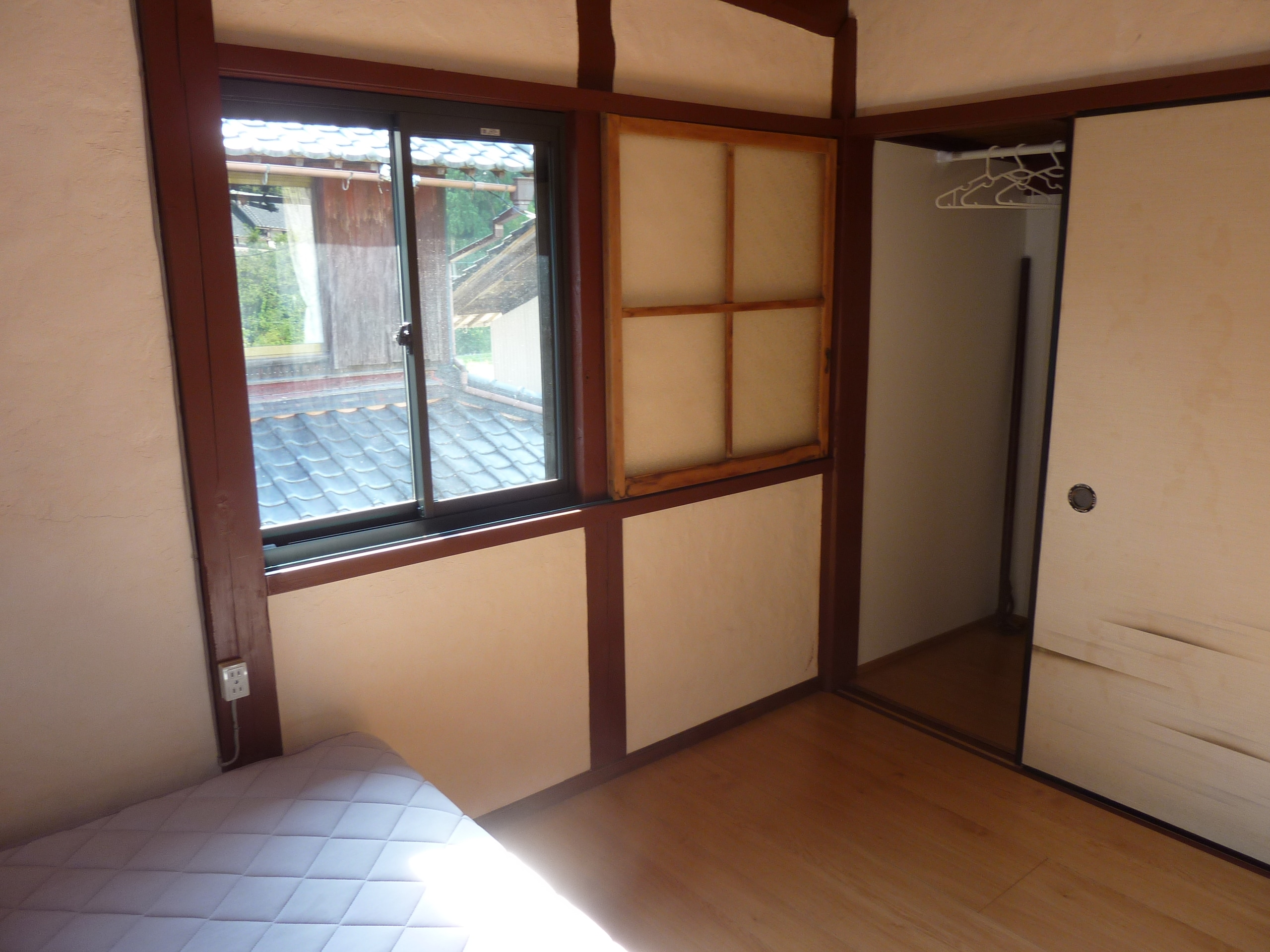 2nd floor Western-style room: E