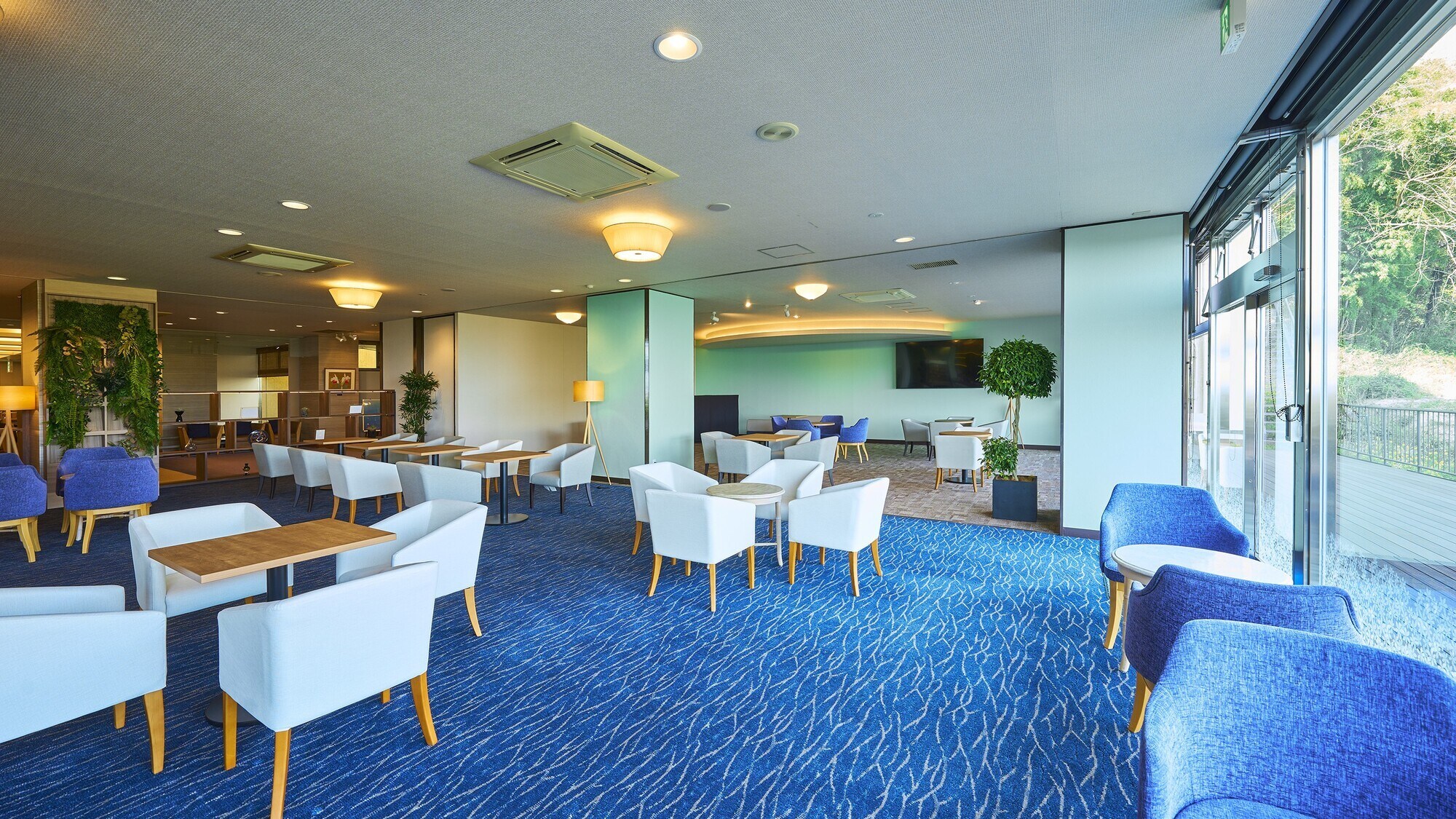 익스클루시 브라운지