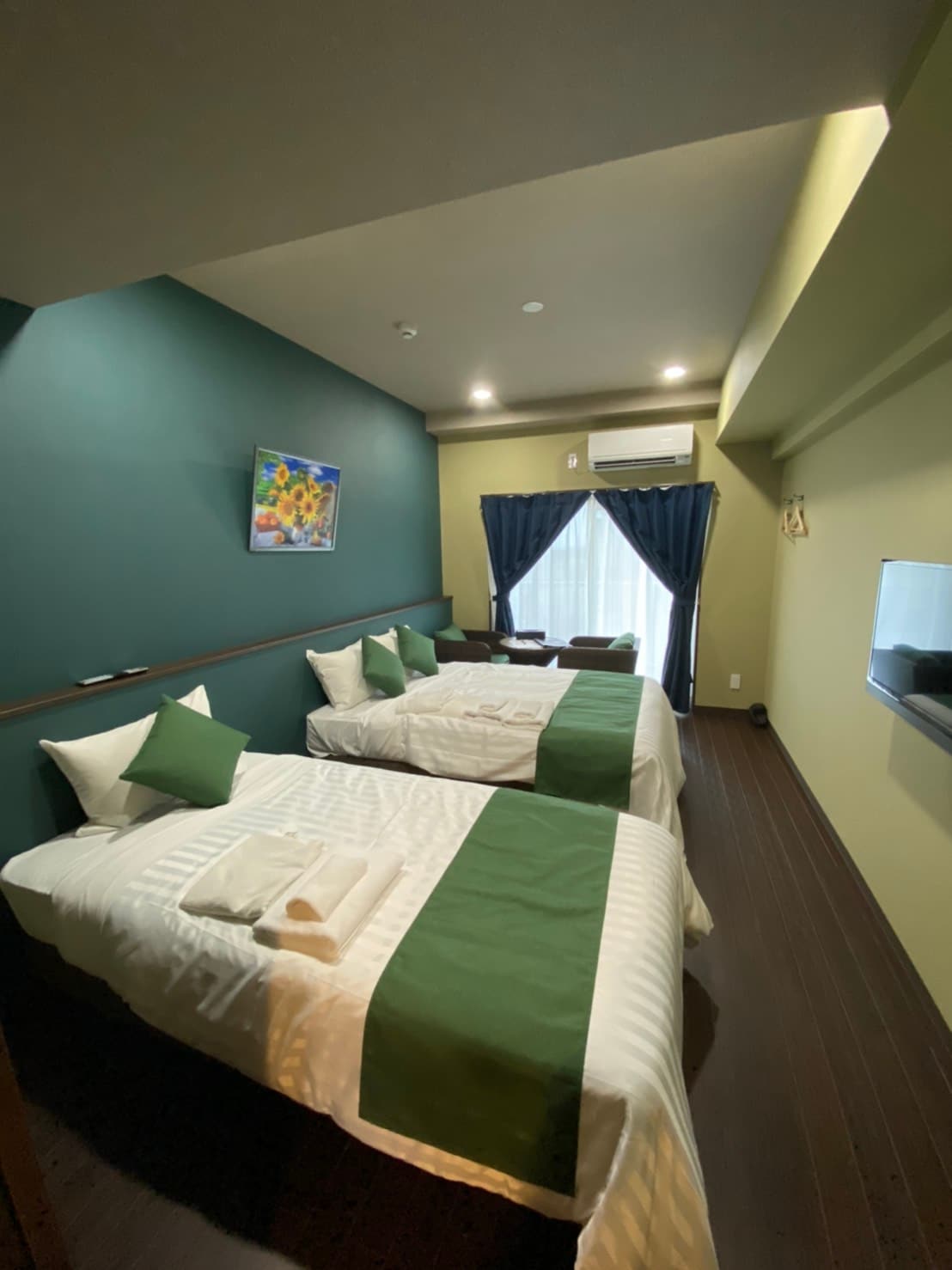 Deluxe Twin Room (Capacity 3 people, 2F) Single + Double Bed