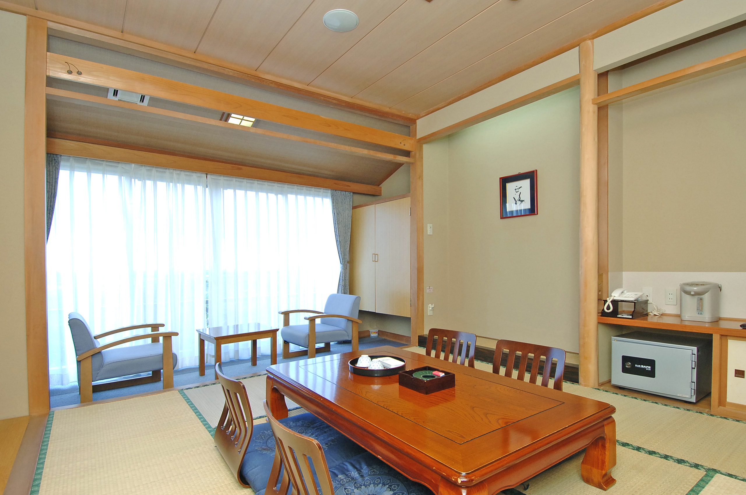 Japanese-style room