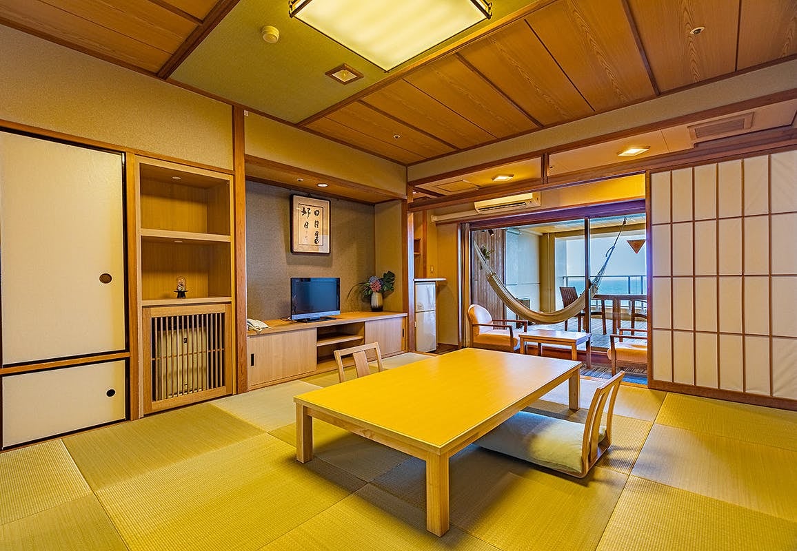 Modern Japanese-style room with observation deck terrace (non-smoking) [R1 year 6/28 ~]