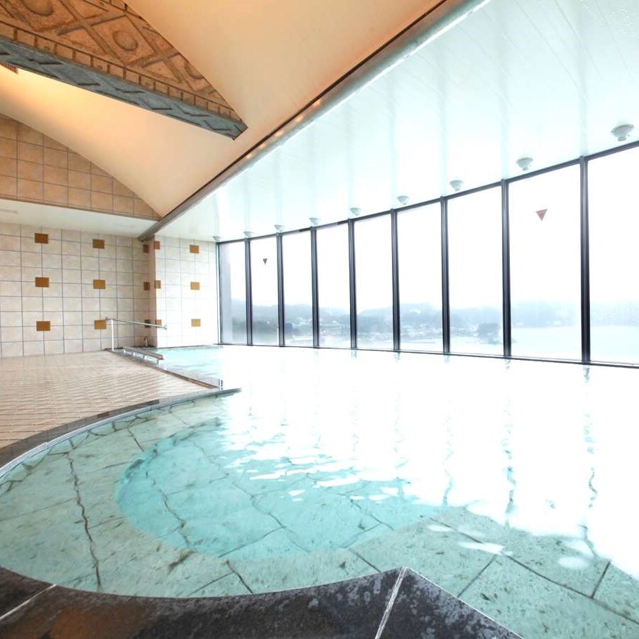 Panoramic bath