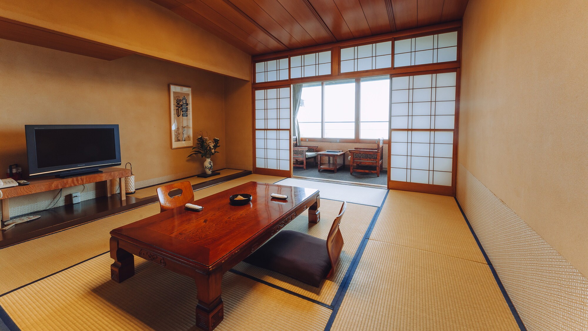 [Main building, one Japanese-style room] Each room has a different style and design.