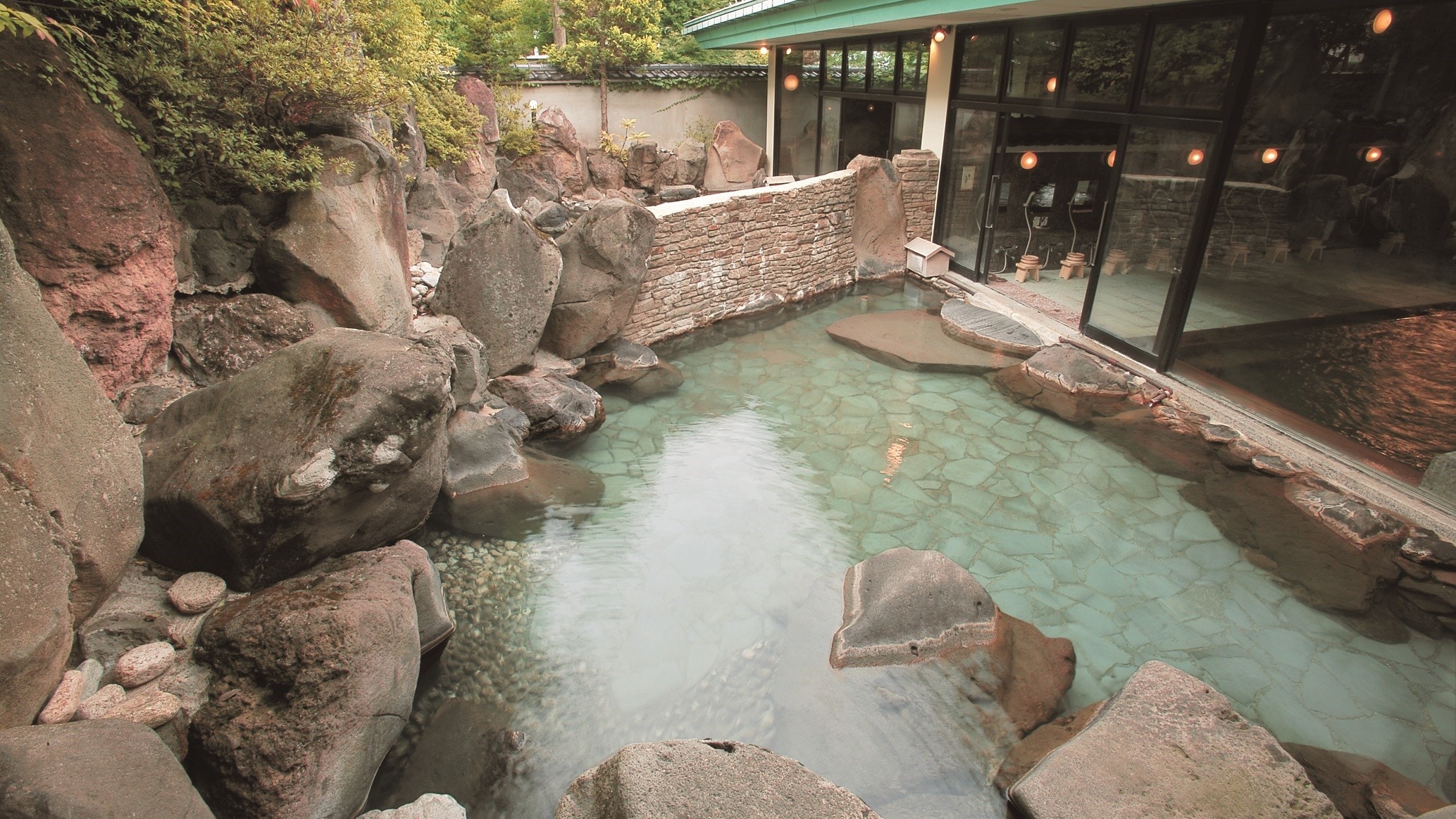 Open-air bath