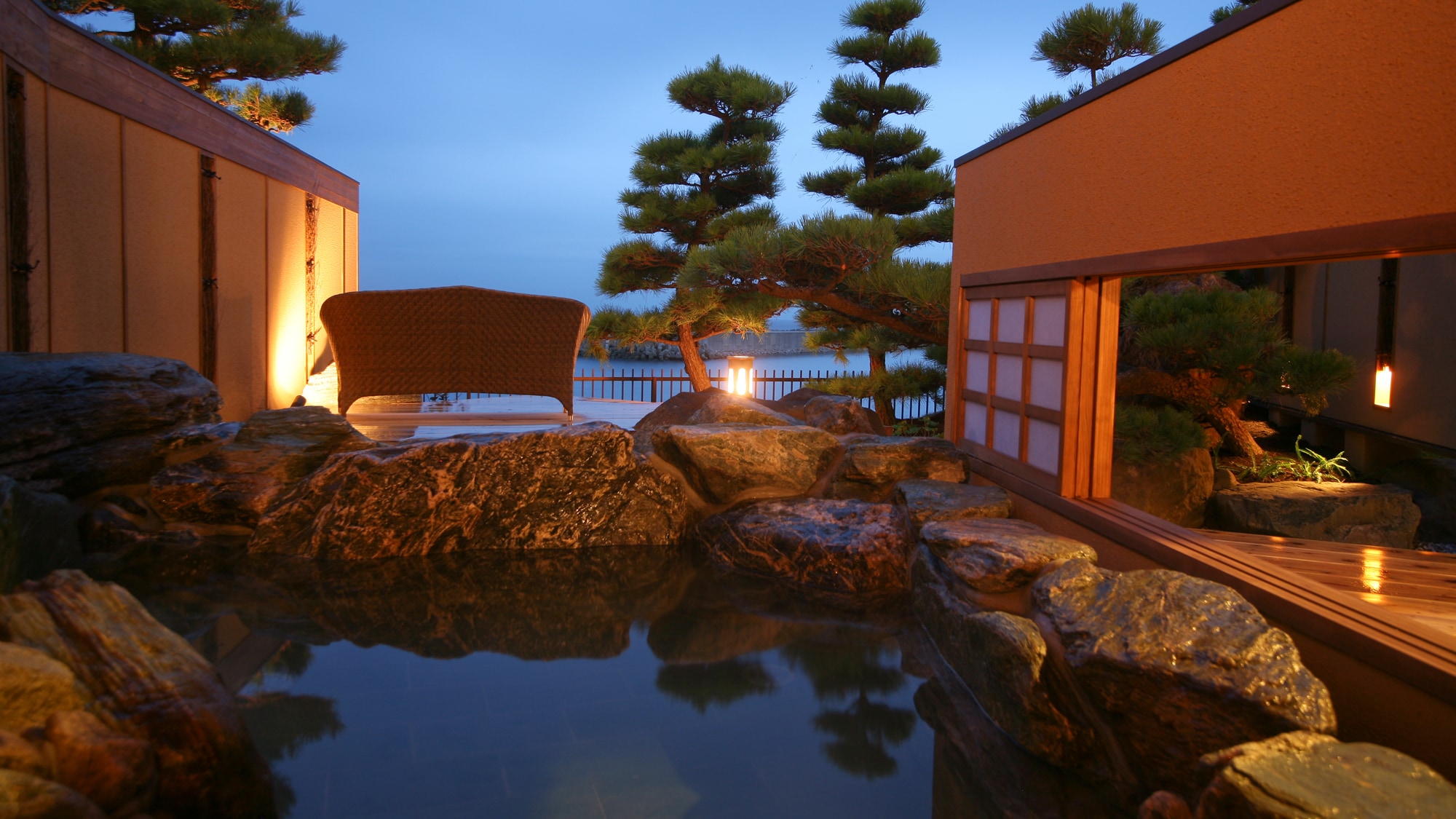 [ทุกห้องมีห้องอาบน้ำแบบเปิดโล่งส่วนตัว] Villa Paradise Sea Garden Type D / No. 105 อ่างอาบน้ำโอเพ่นแอร์