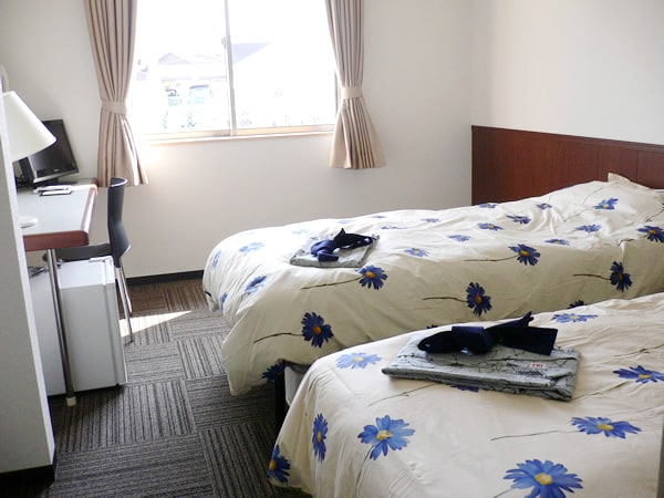 Western-style twin room