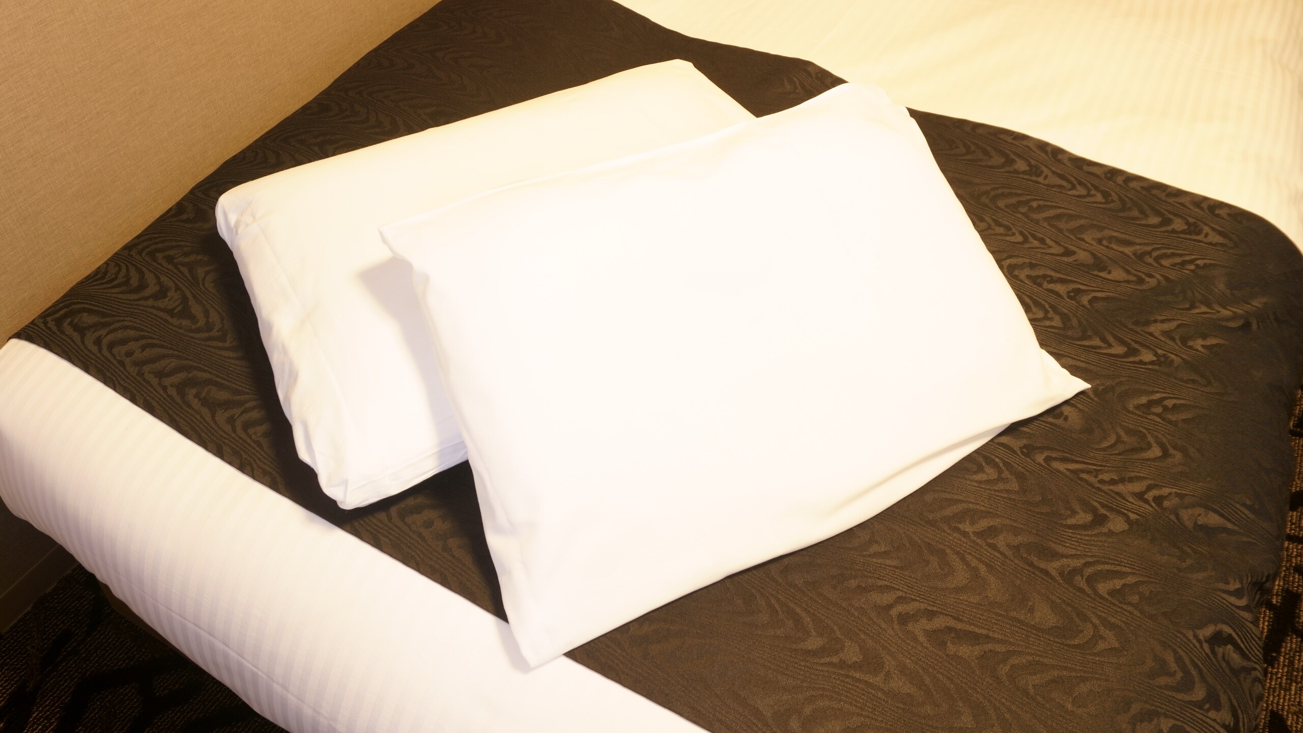 We offer two types of pillows, each with different materials and thicknesses.