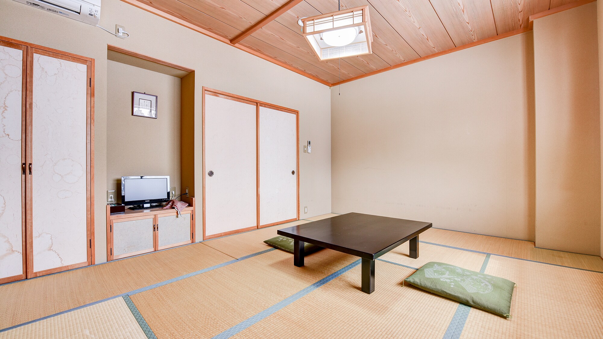 *Example of a room/Japanese-style room with 10 tatami mats