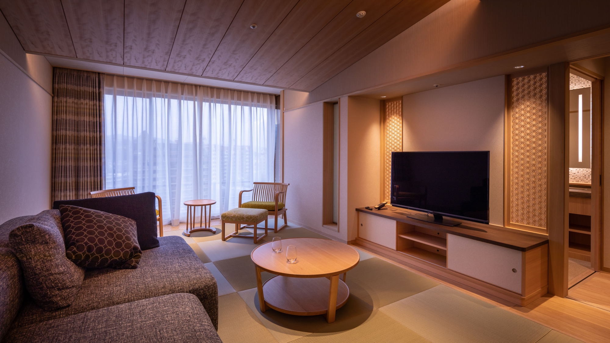 [Suite with view bath (semi-open-air bath)] Nadeshiko 54m2/River side