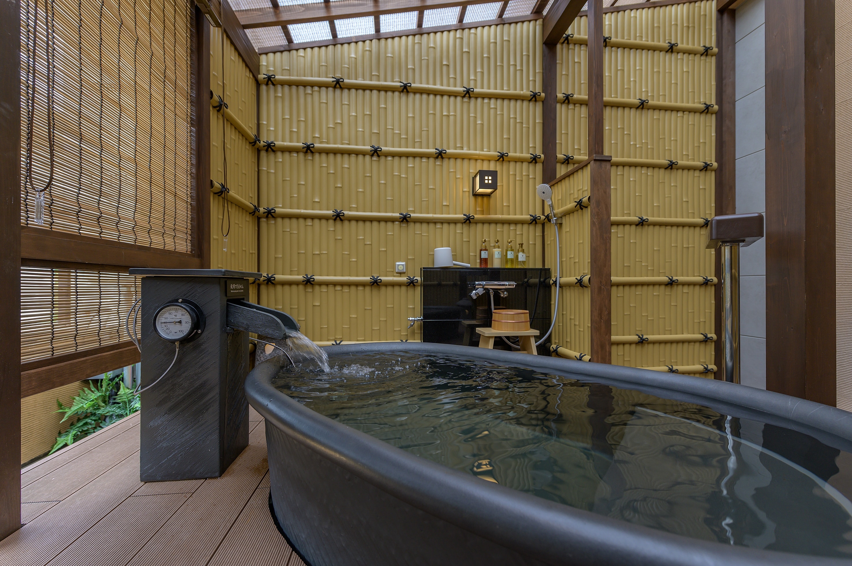 Rooms with open-air baths, open-air baths