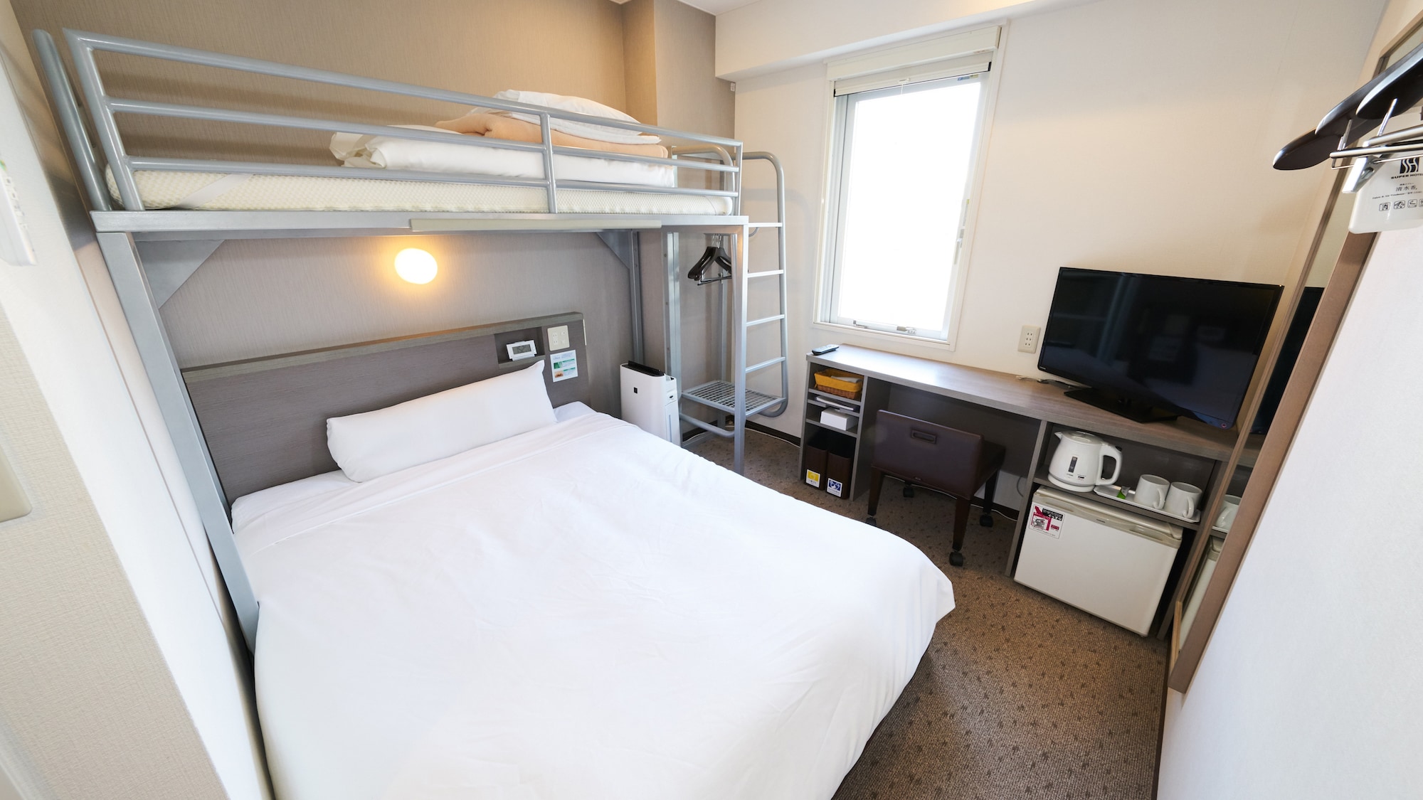 Double bed and loft bed