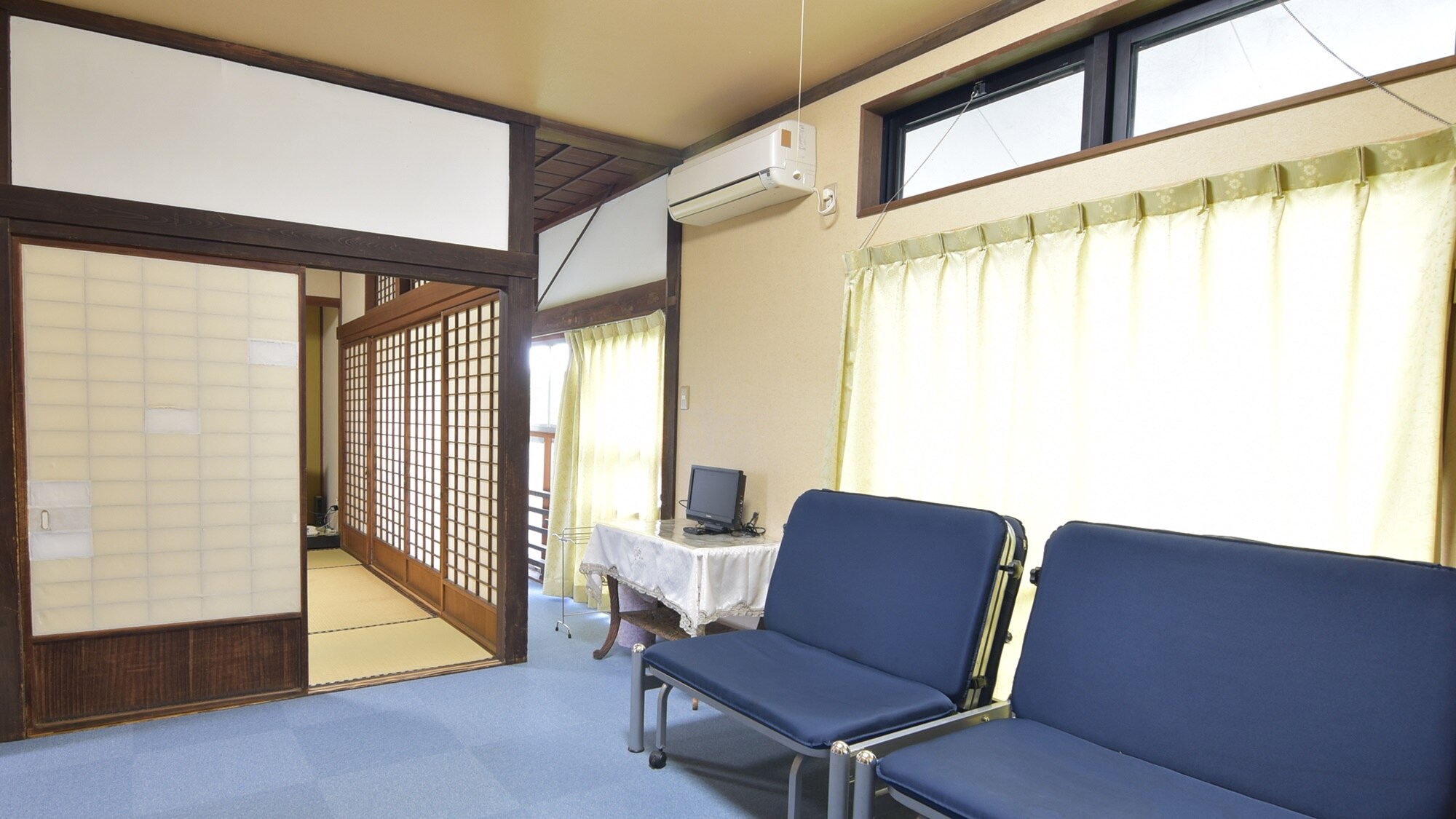 * Example of guest room / Some guest rooms can be spacious even for group guests.