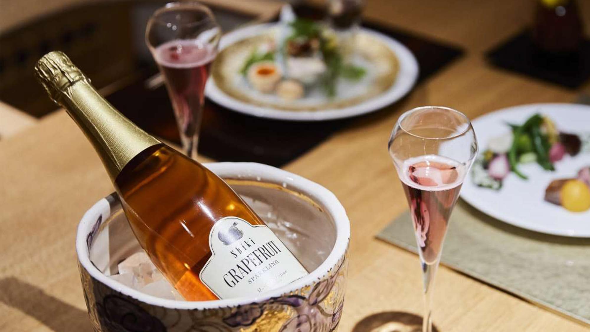 你可以用半杯酒來敬酒