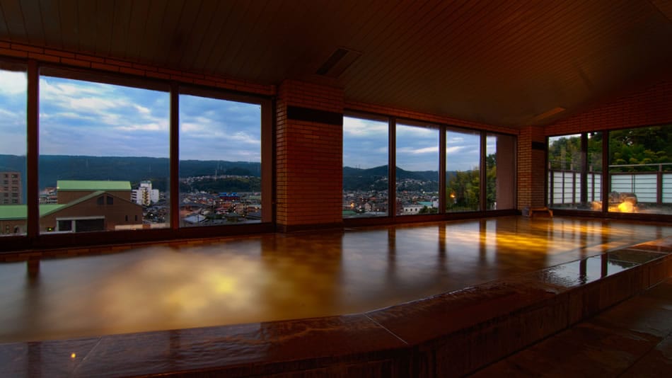 Observatory large communal bath