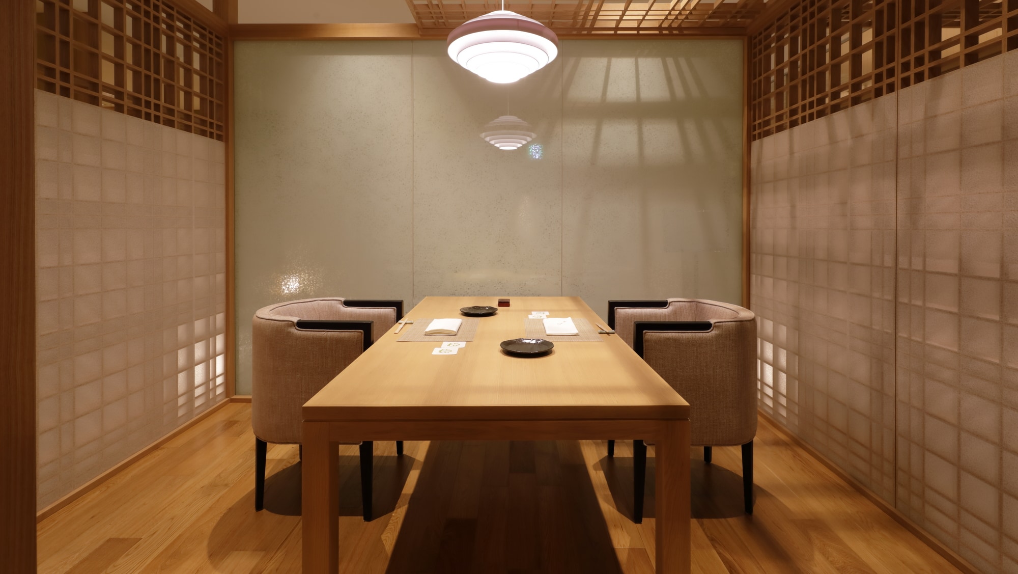 [ร้านอาหาร Kado Sensui] ห้องรับประทานอาหารส่วนตัวที่คุณสามารถเพลิดเพลินกับการรับประทานอาหารร่วมกับครอบครัวของคุณ