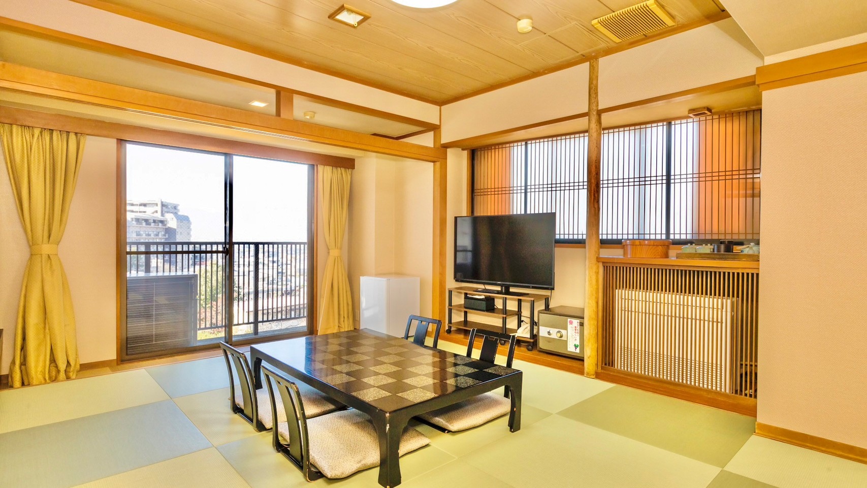 [Superior *Bed] Enjoy the magnificent mountain views from your room.