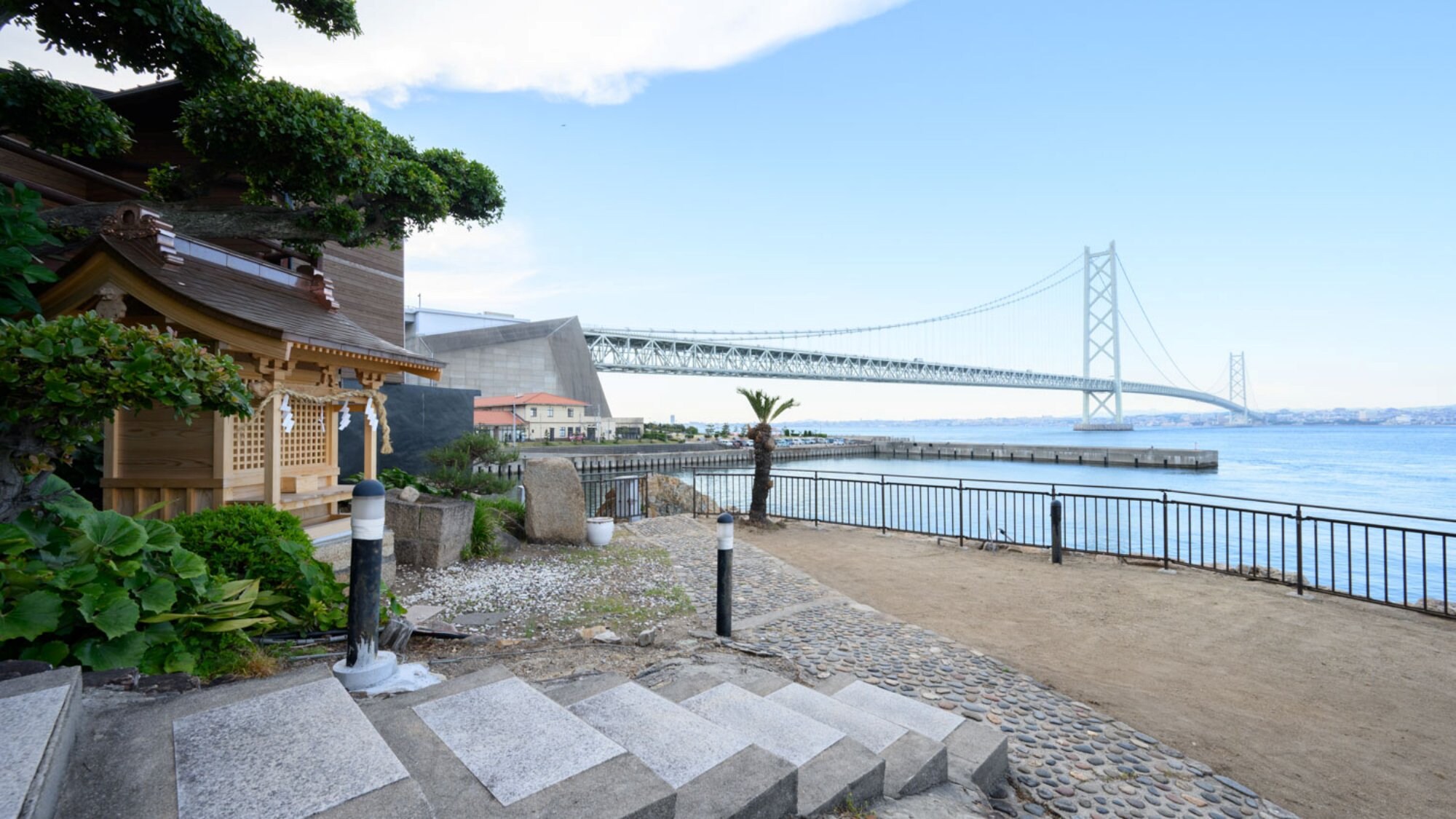 *[位於神社內] 龍松神社