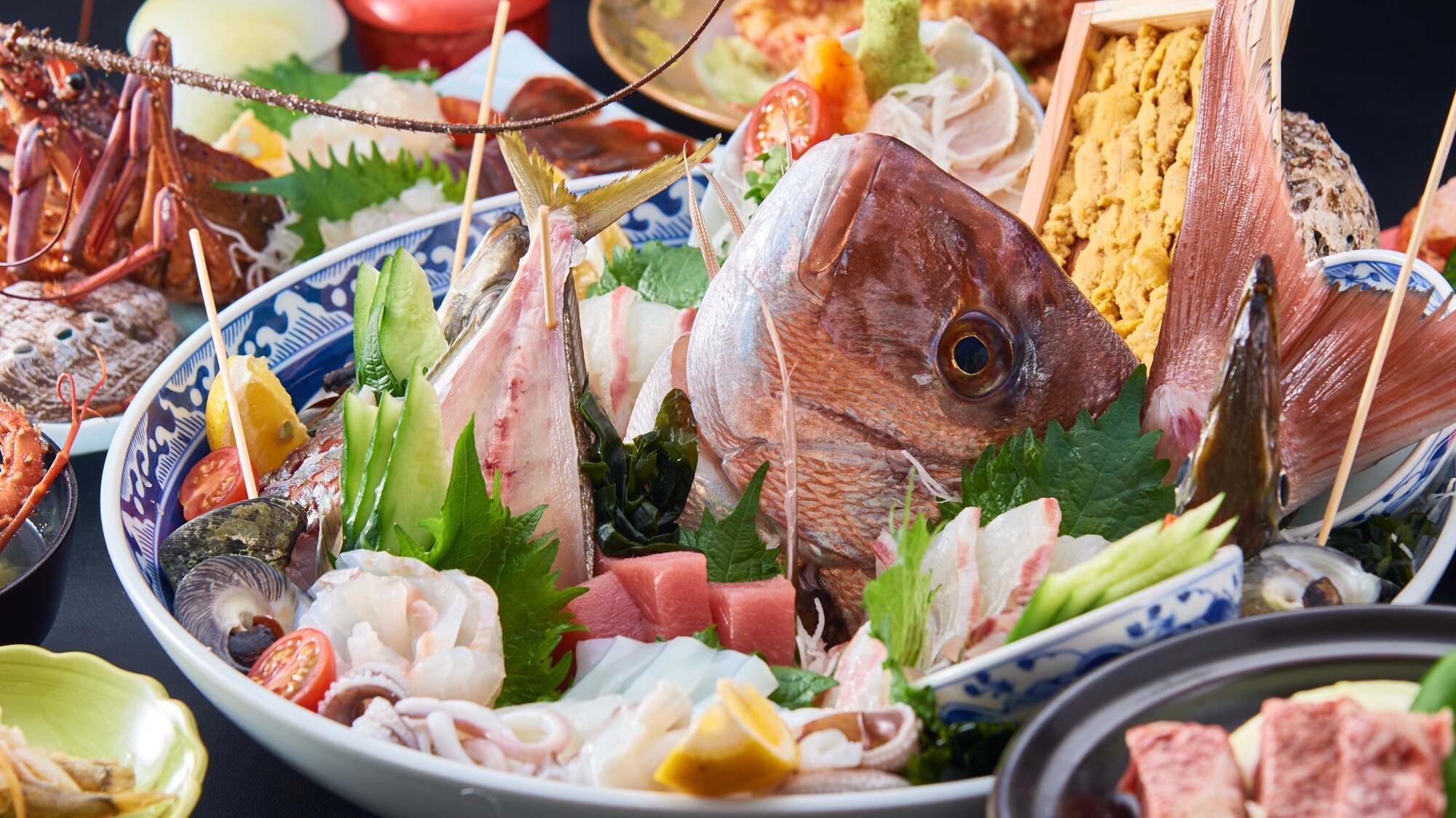 [Sashimi of lively local fish] The Kitaura style is served in thick slices.