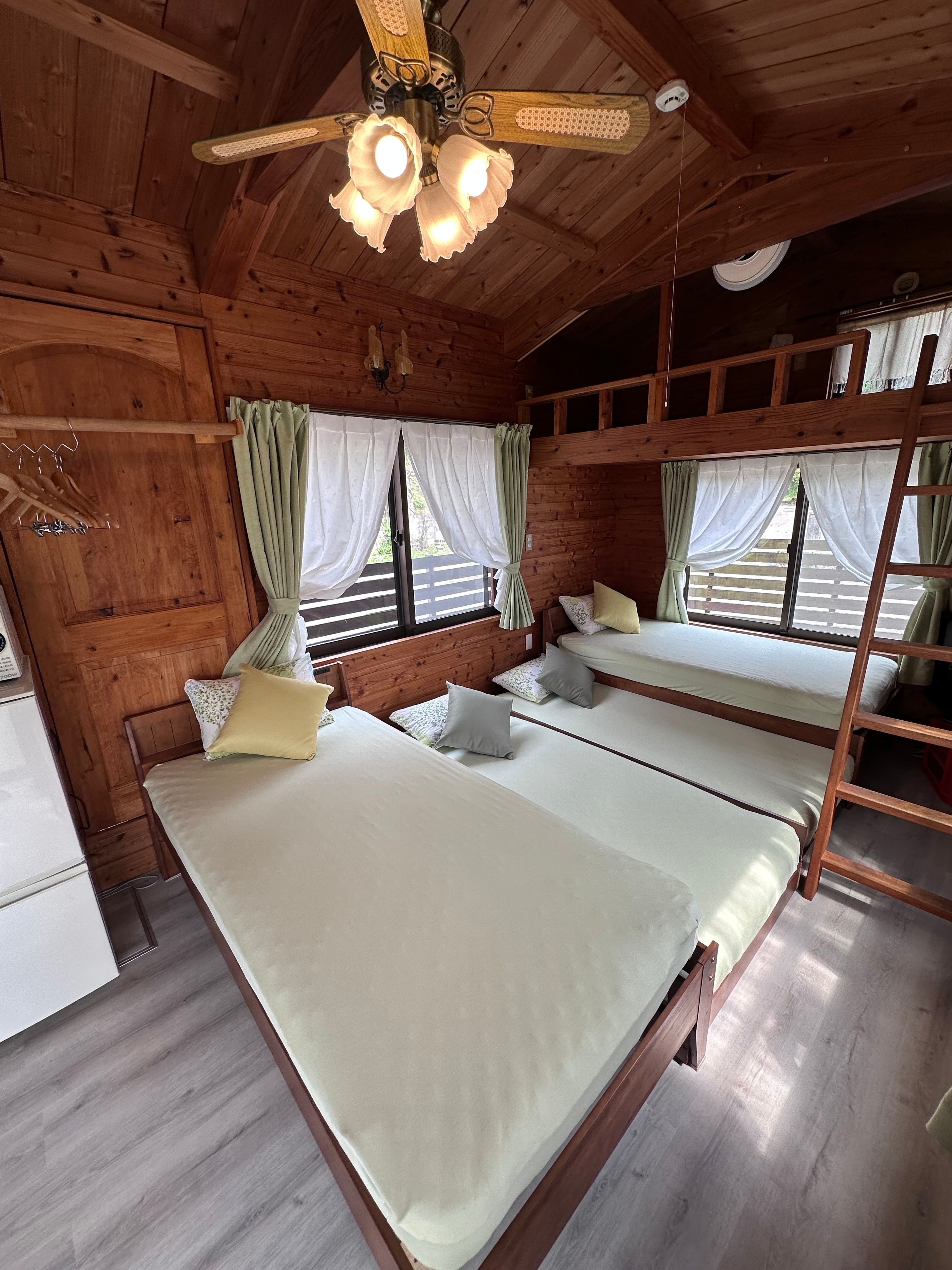 Toto Lodge Bed Diagonal Medium