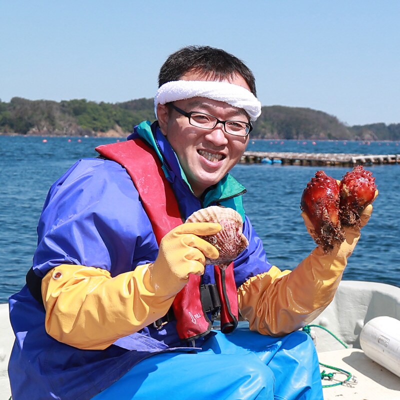 The young master will provide you with freshly caught fish and shellfish.