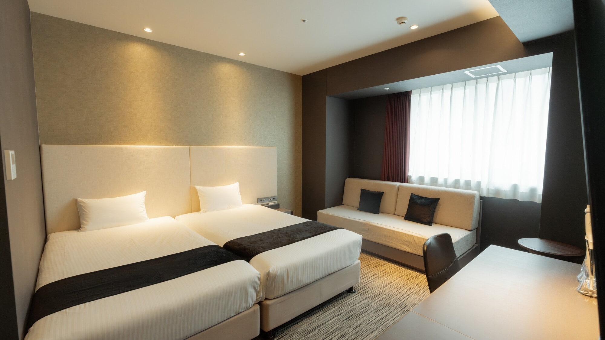 24,78㎡　2 tempat tidur single (lebar tempat tidur 110cm) + (lebar tempat tidur 90cm *bila digunakan oleh 3 orang)