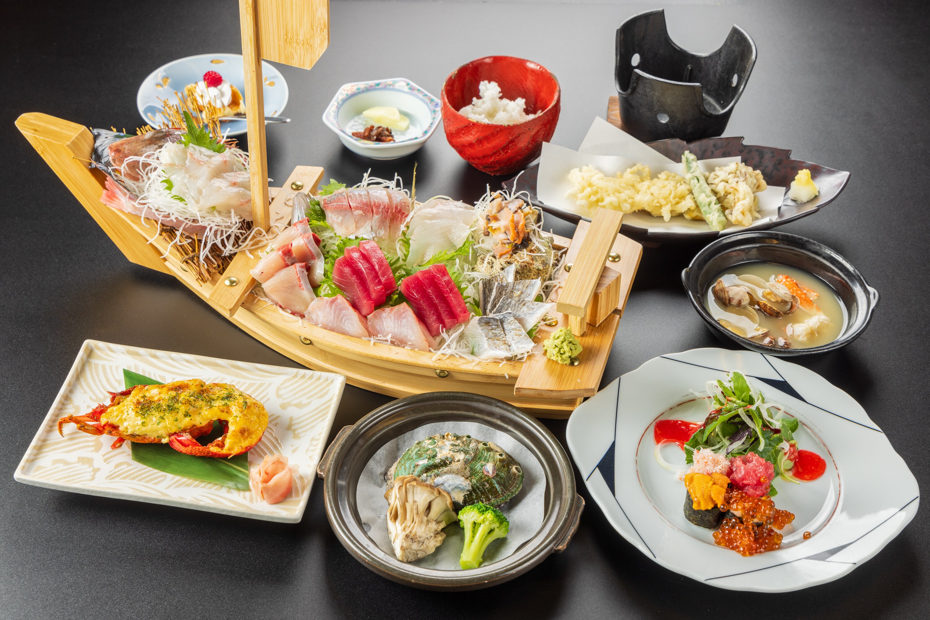 [Enjoy the bounty of Sagami Bay] Uoki plan with abalone and spiny lobster, 1 night, 2 meals (private open-air bath free of charge) Meal example