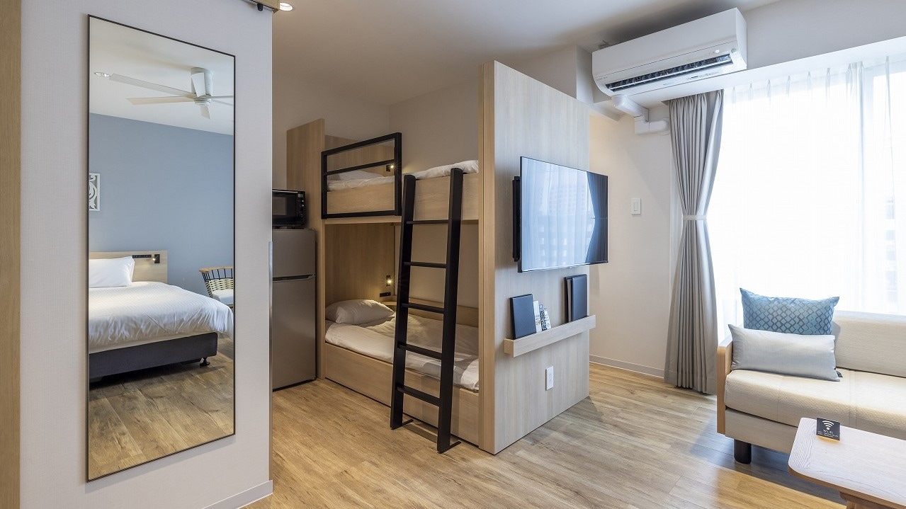 Designer's double + loft + sofa bed (34 sqm) up to 5 people
