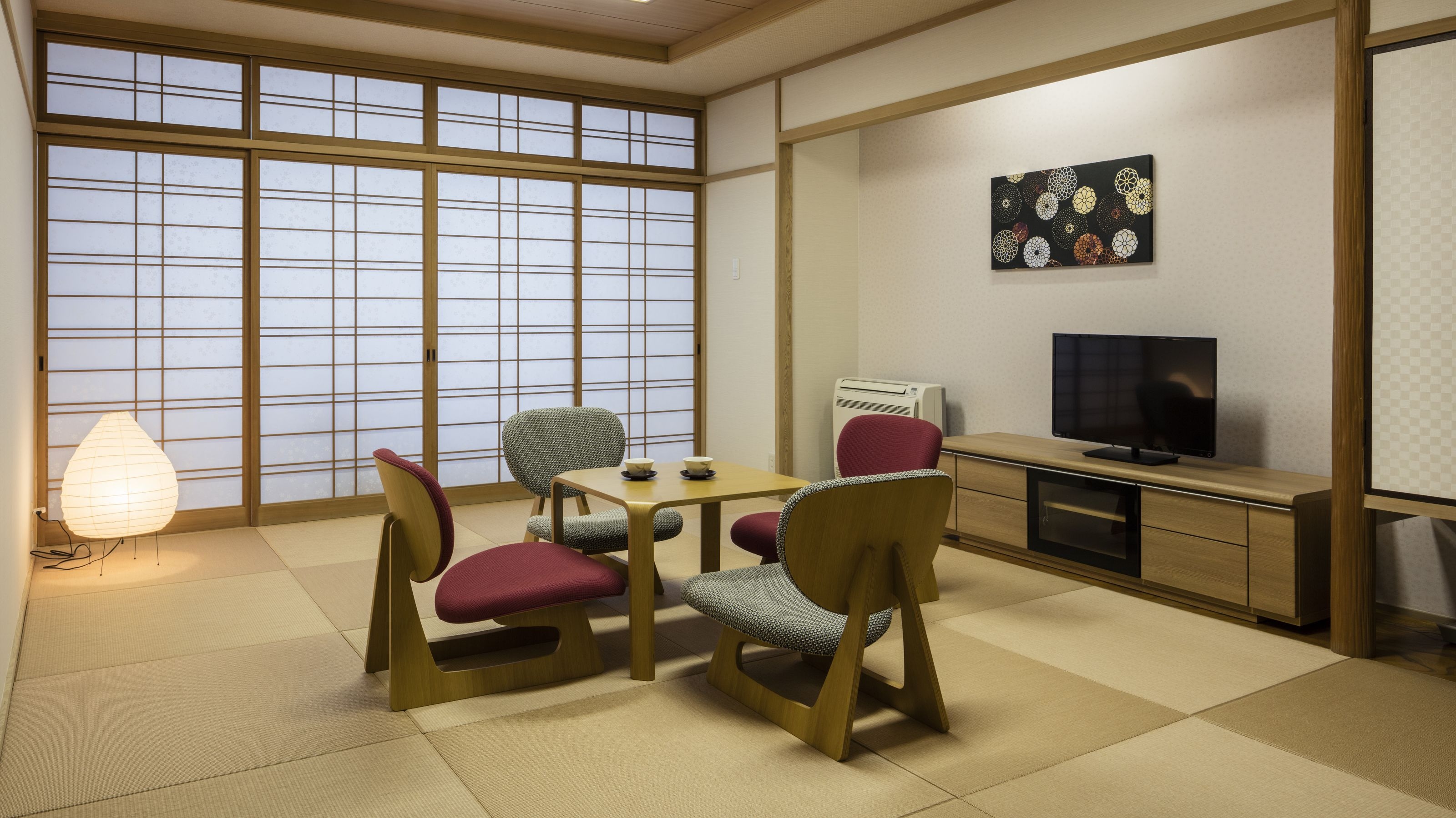 ◆ Japanese-style room image ◆ A calm space with the scent of Igusa. You can spend a relaxing time.