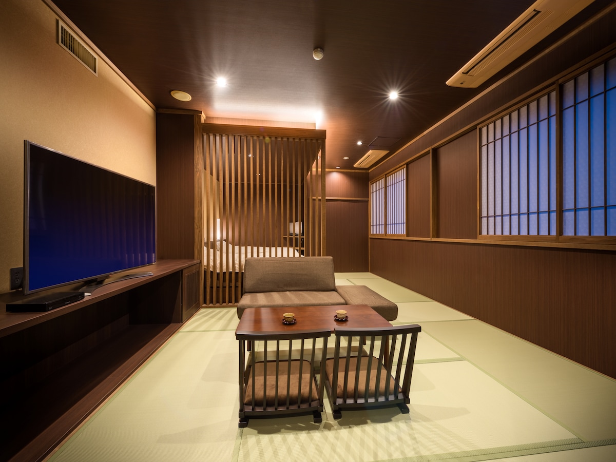 302 rooms