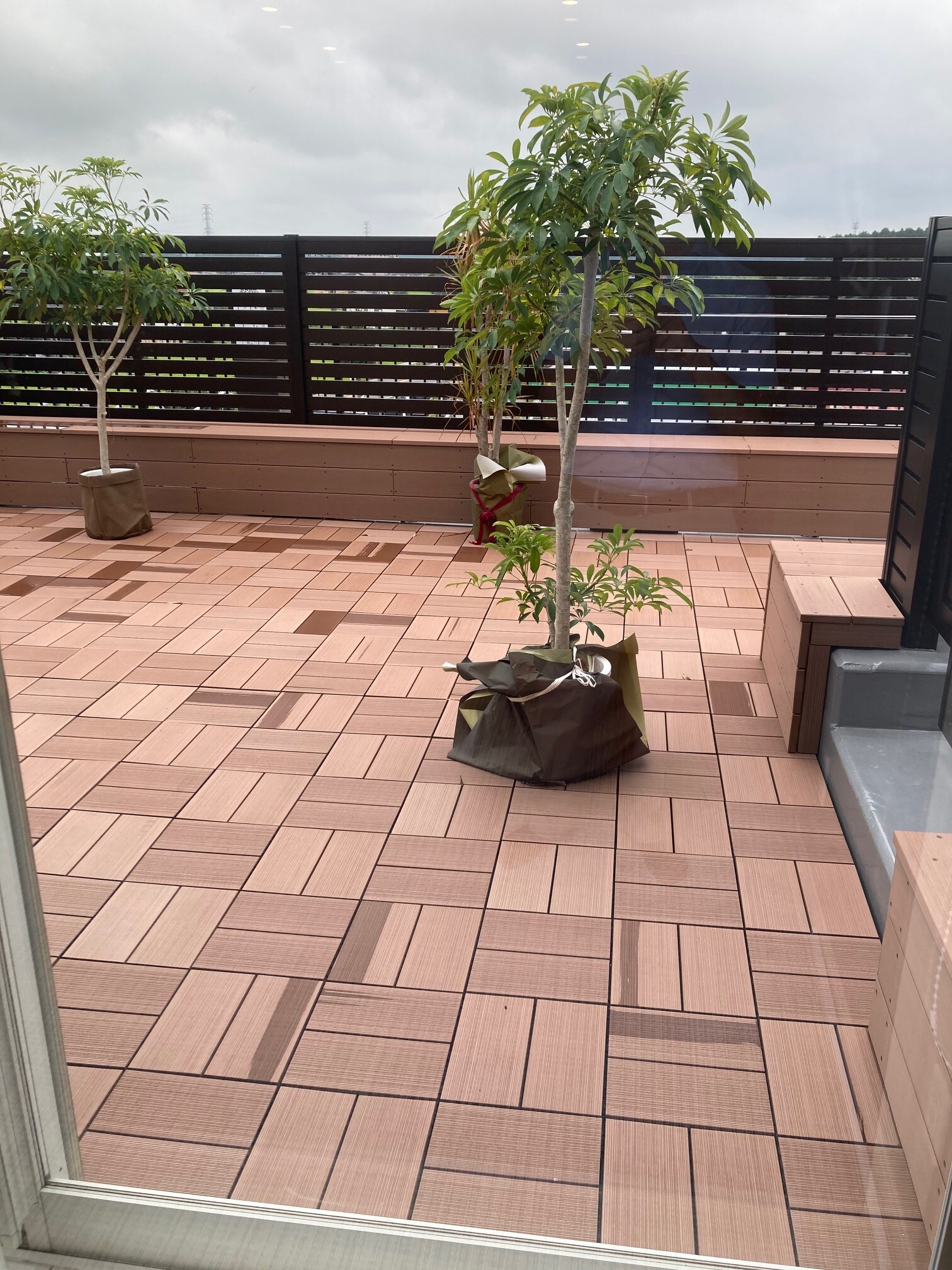 ระเบียงห้องนั่งเล่น