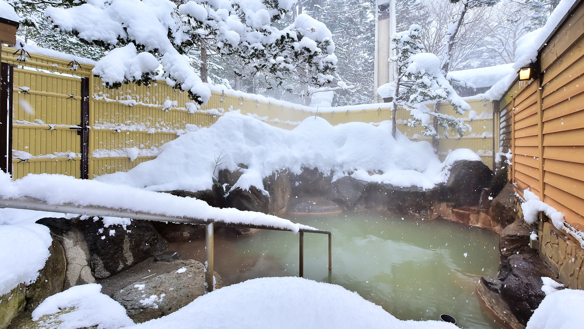 Winter open-air bath (large bath, men's bath)
