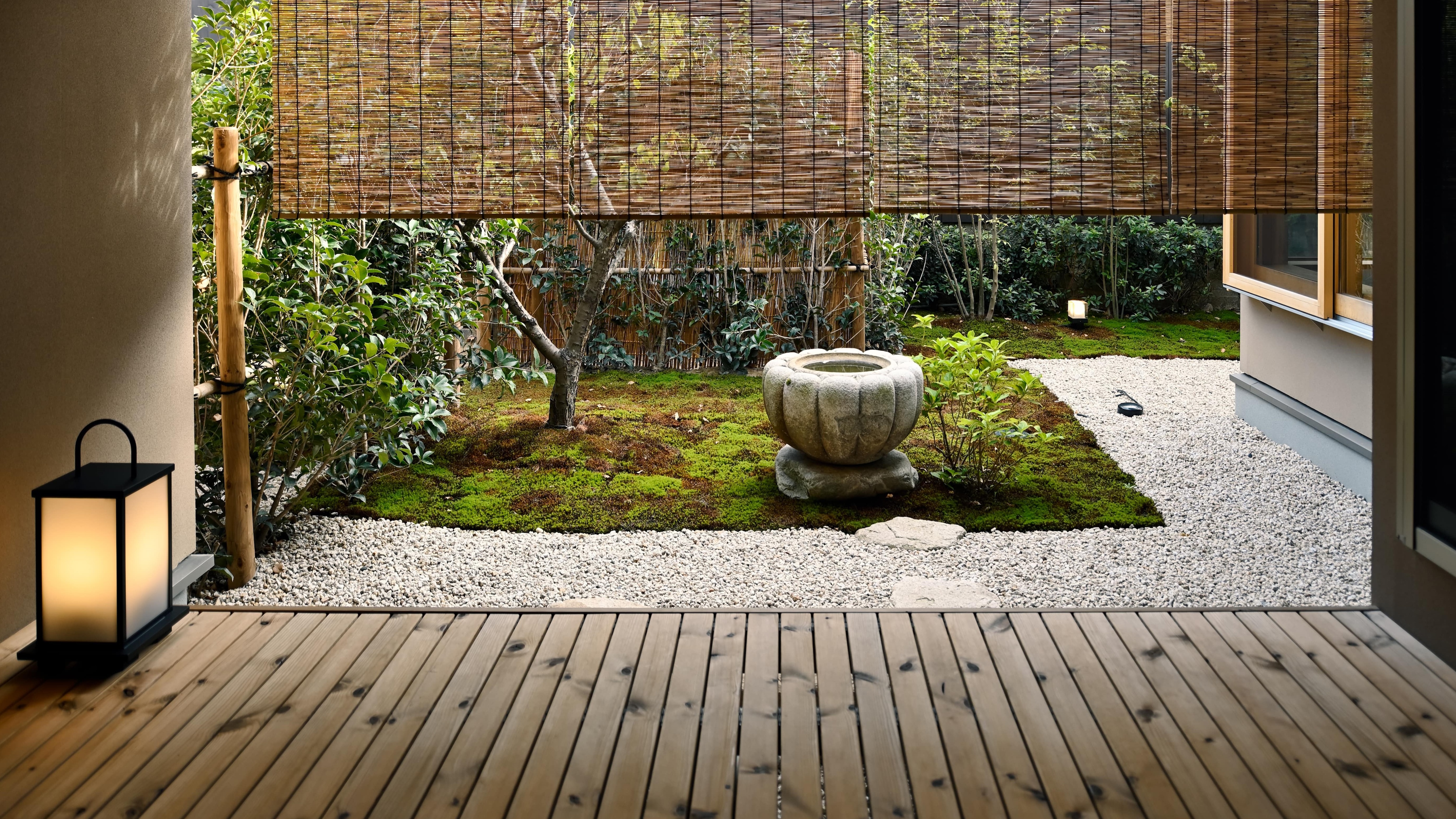 [Standard guest room (futon)] Half open-air bath with hot spring source, 8 tatami room + dining room